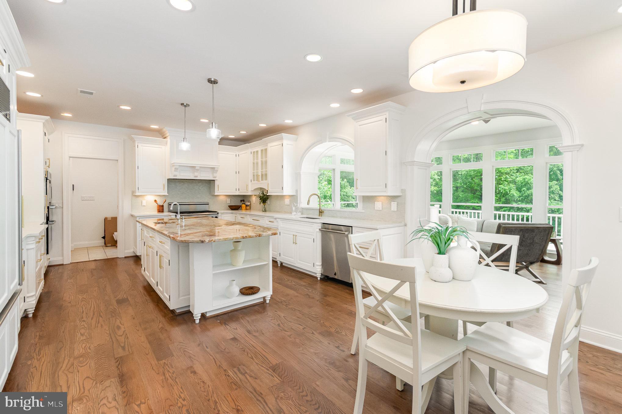 HUNTER'S CREST - Residential