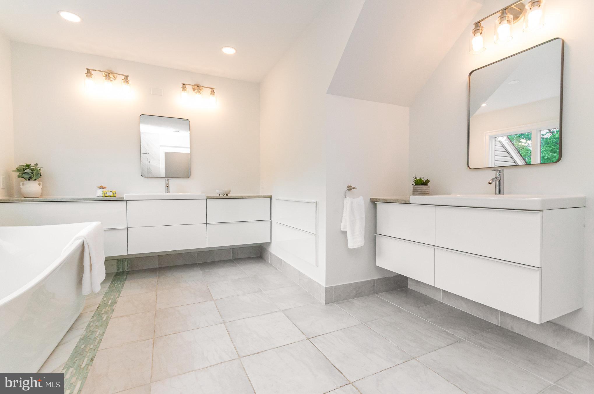 HUNTER'S CREST - Residential