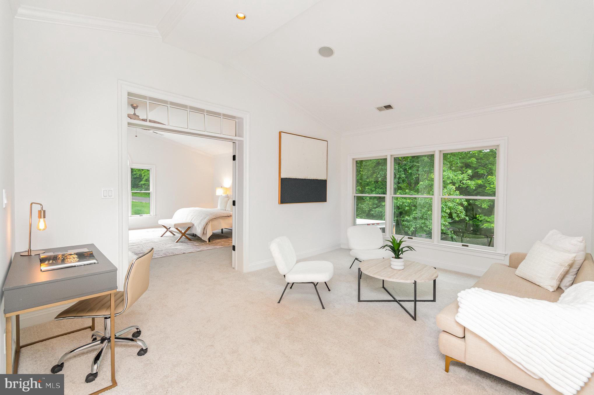 HUNTER'S CREST - Residential