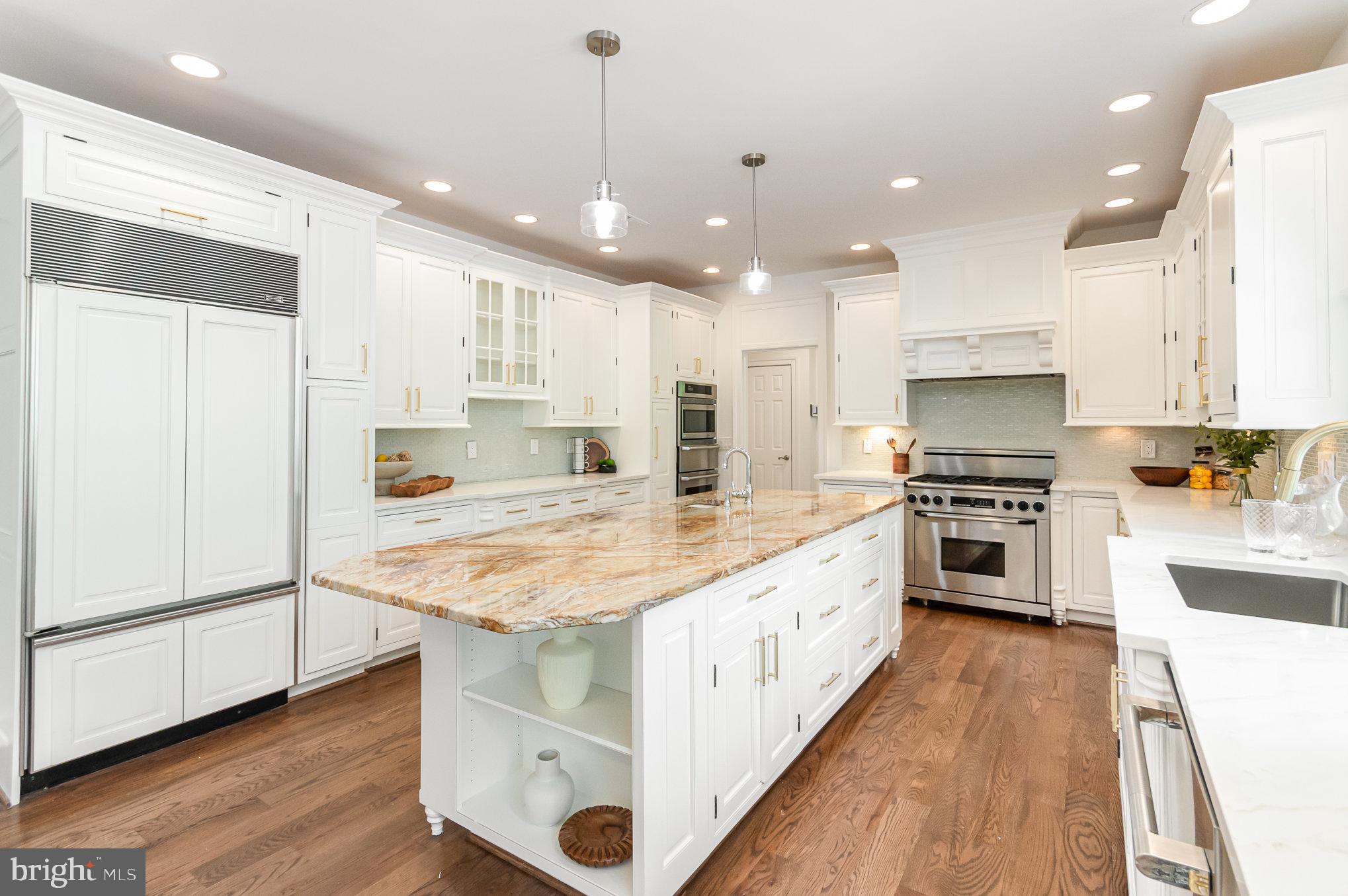 HUNTER'S CREST - Residential