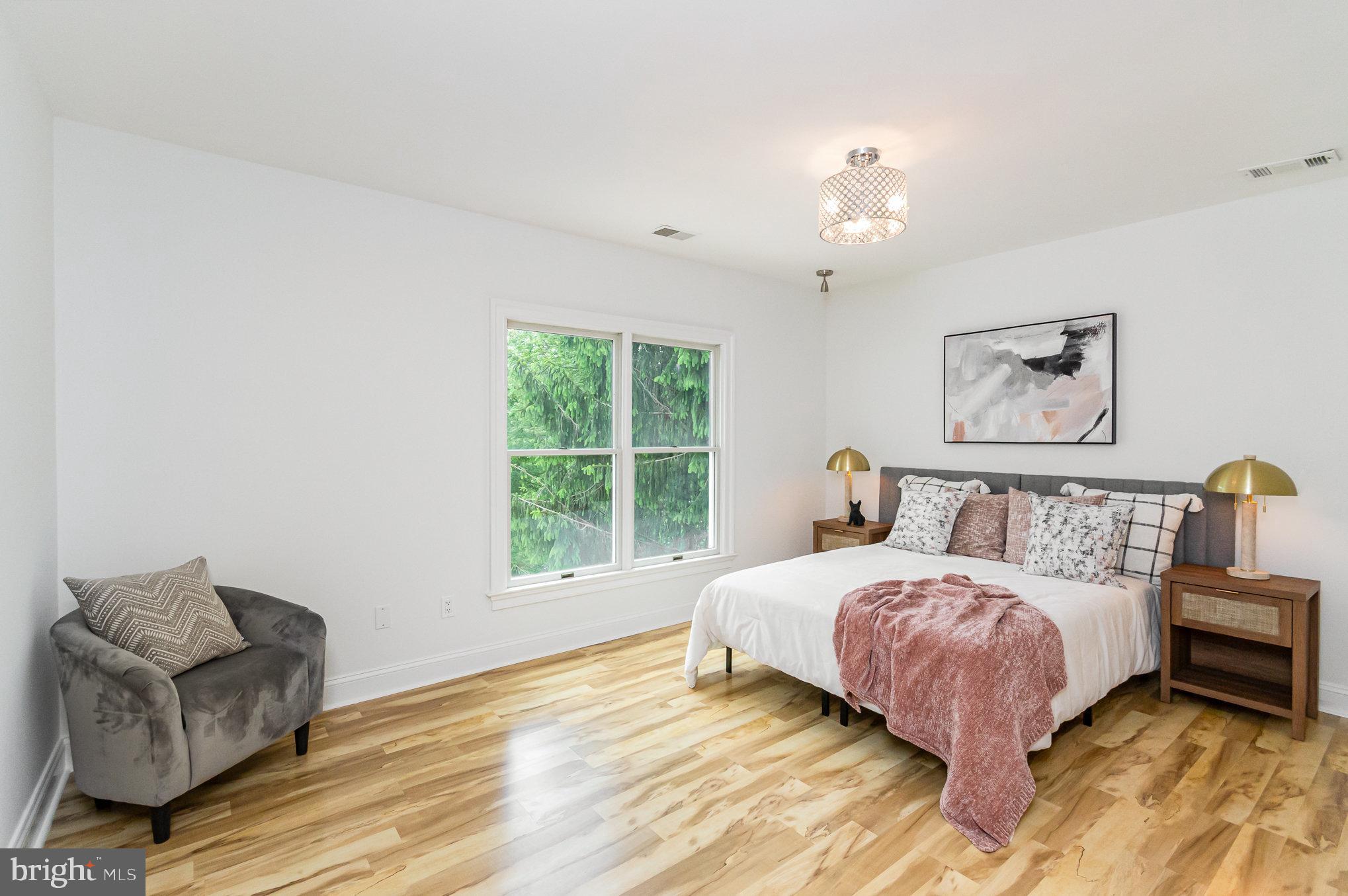 HUNTER'S CREST - Residential