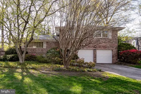 7508 Milway Drive, Alexandria, VA MLS: VAFX2231674