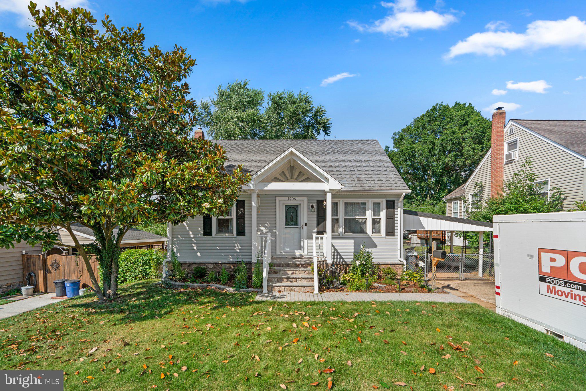 OAKLAND TERRACE - Residential