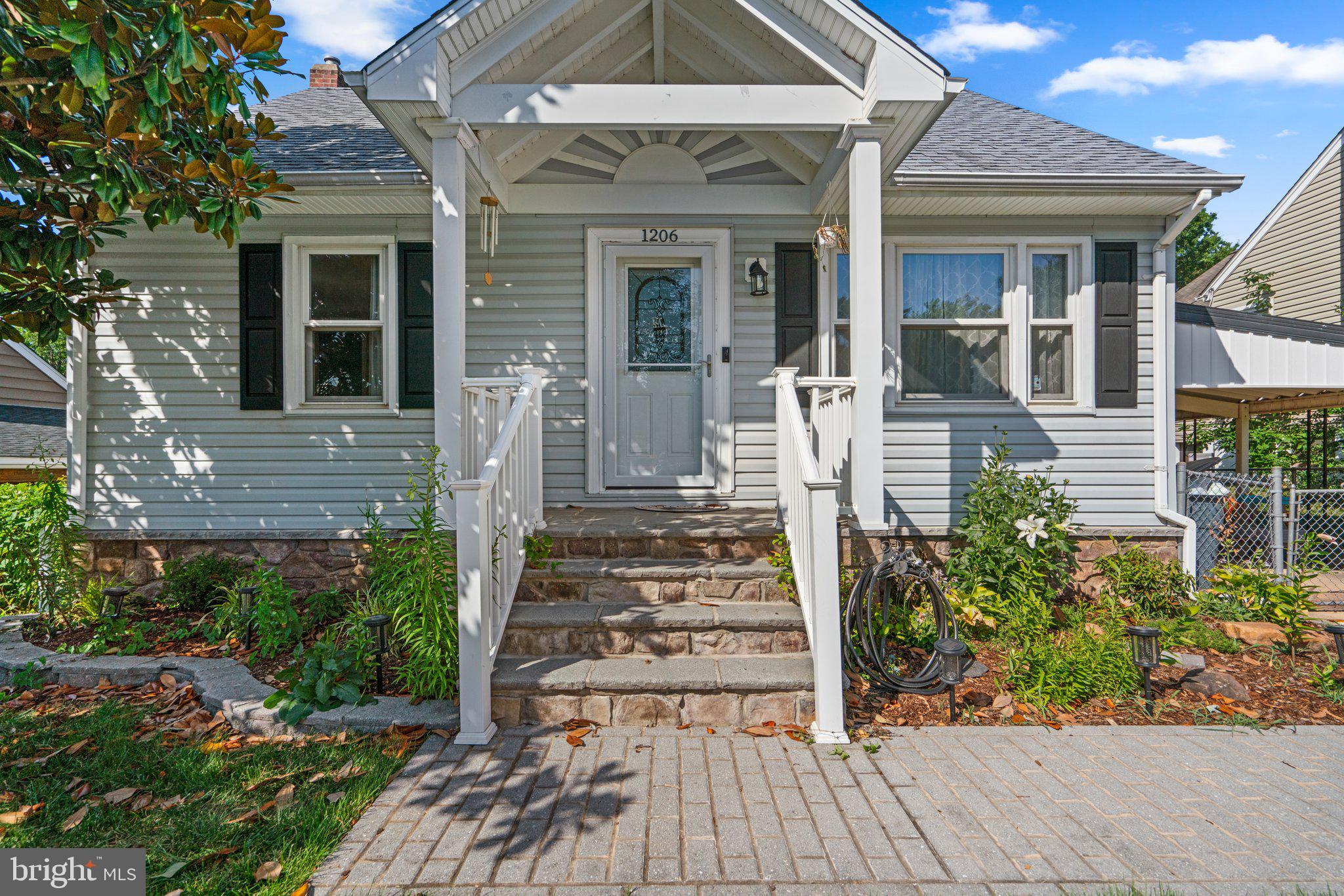 OAKLAND TERRACE - Residential