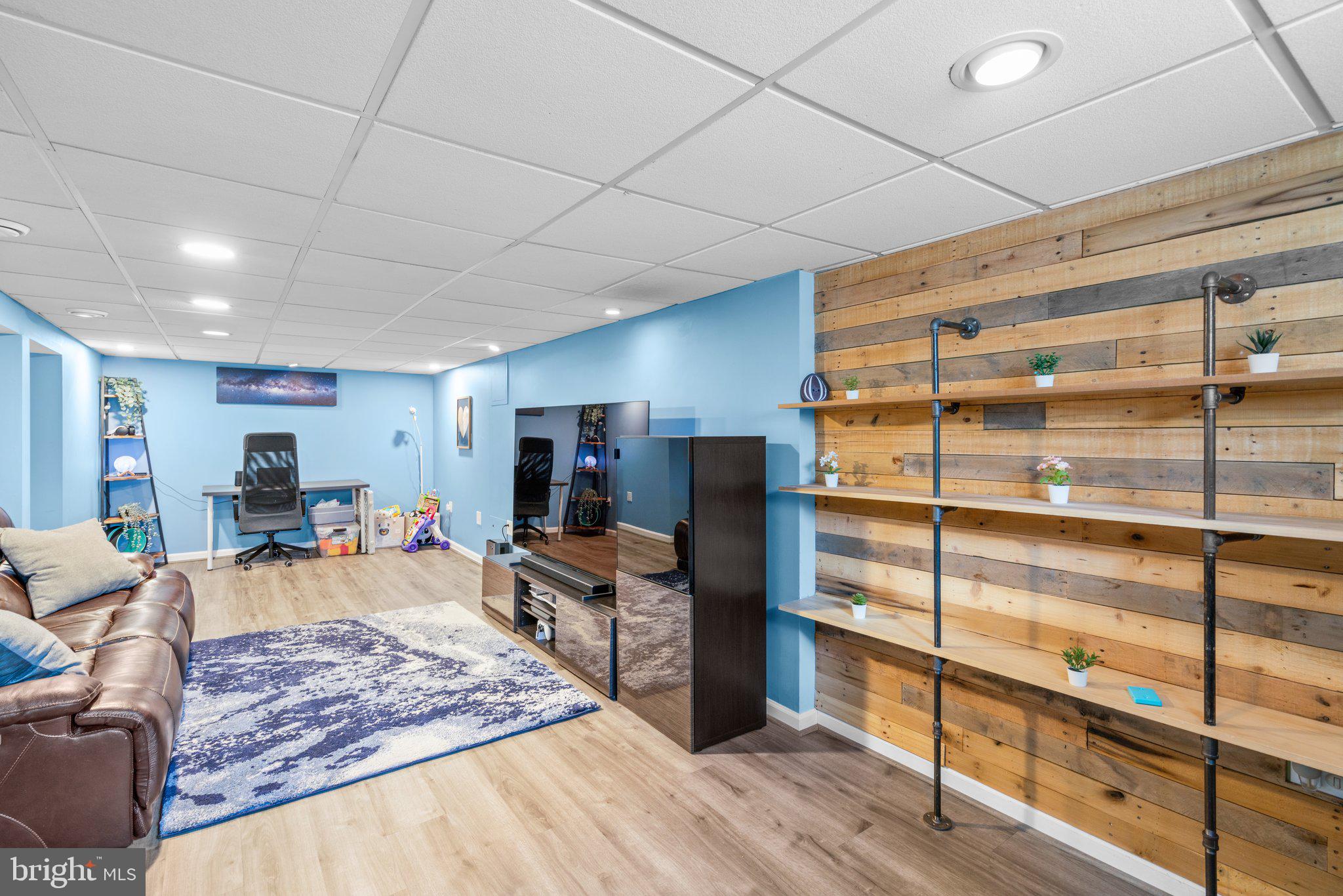 OAKLAND TERRACE - Residential