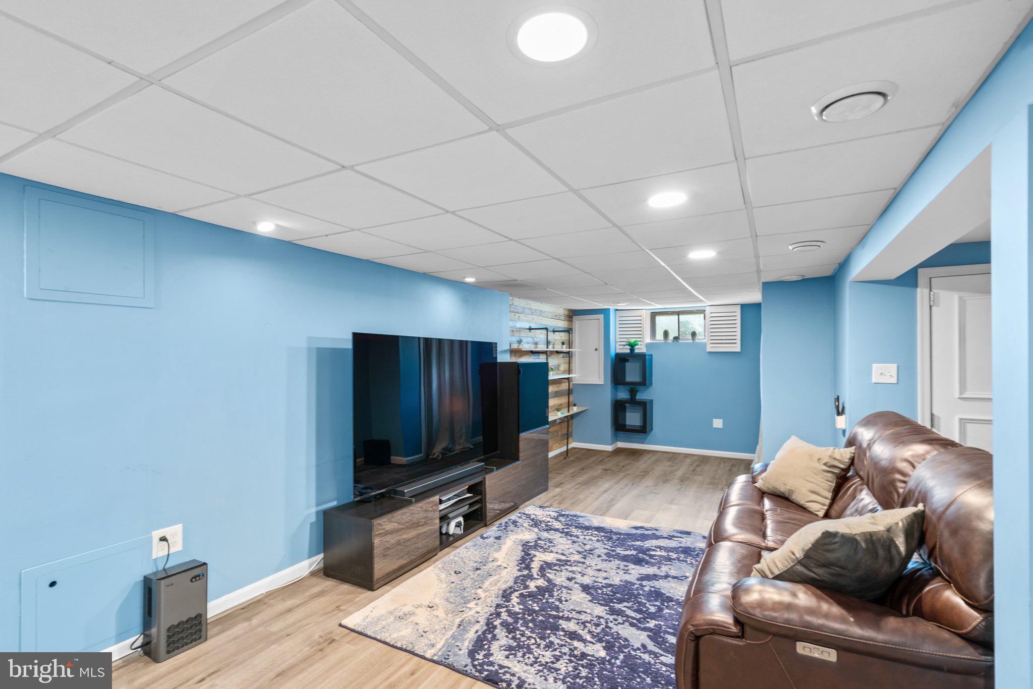 OAKLAND TERRACE - Residential