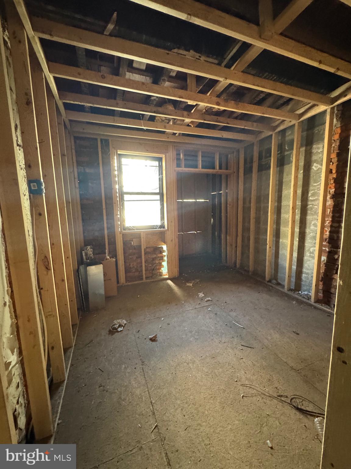 STRAWBERRY MANSION - Residential Income