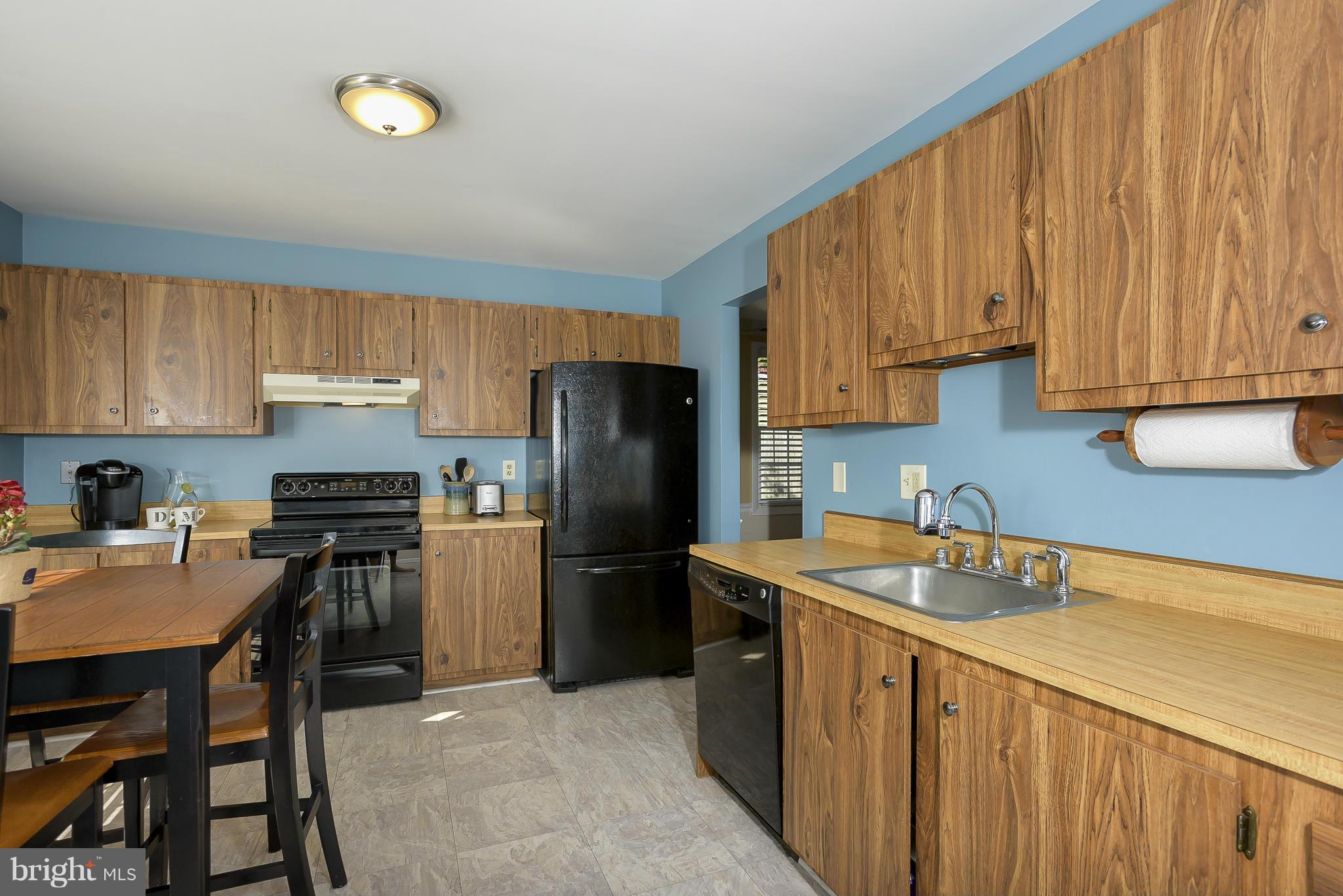 WHISPERING WOODS - Residential