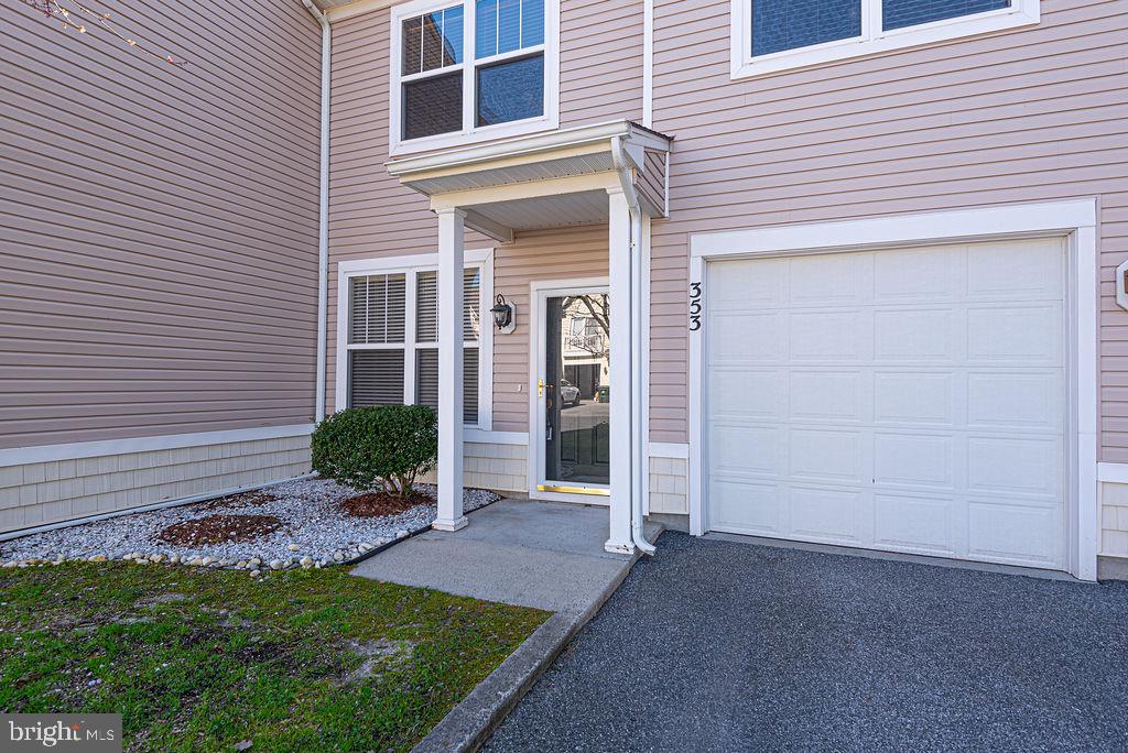 353 SCHOONER LANE 805