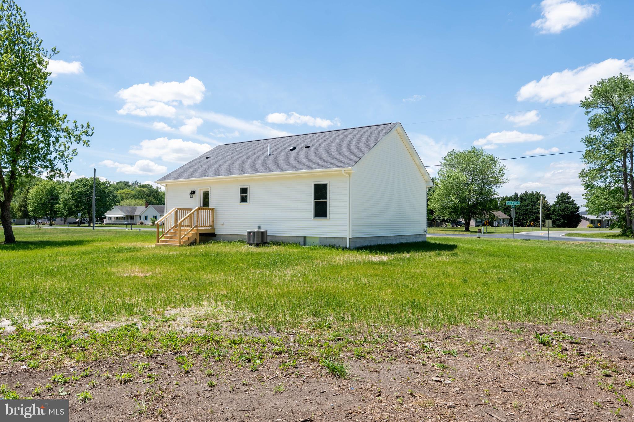 1424 PONY TRACK ROAD