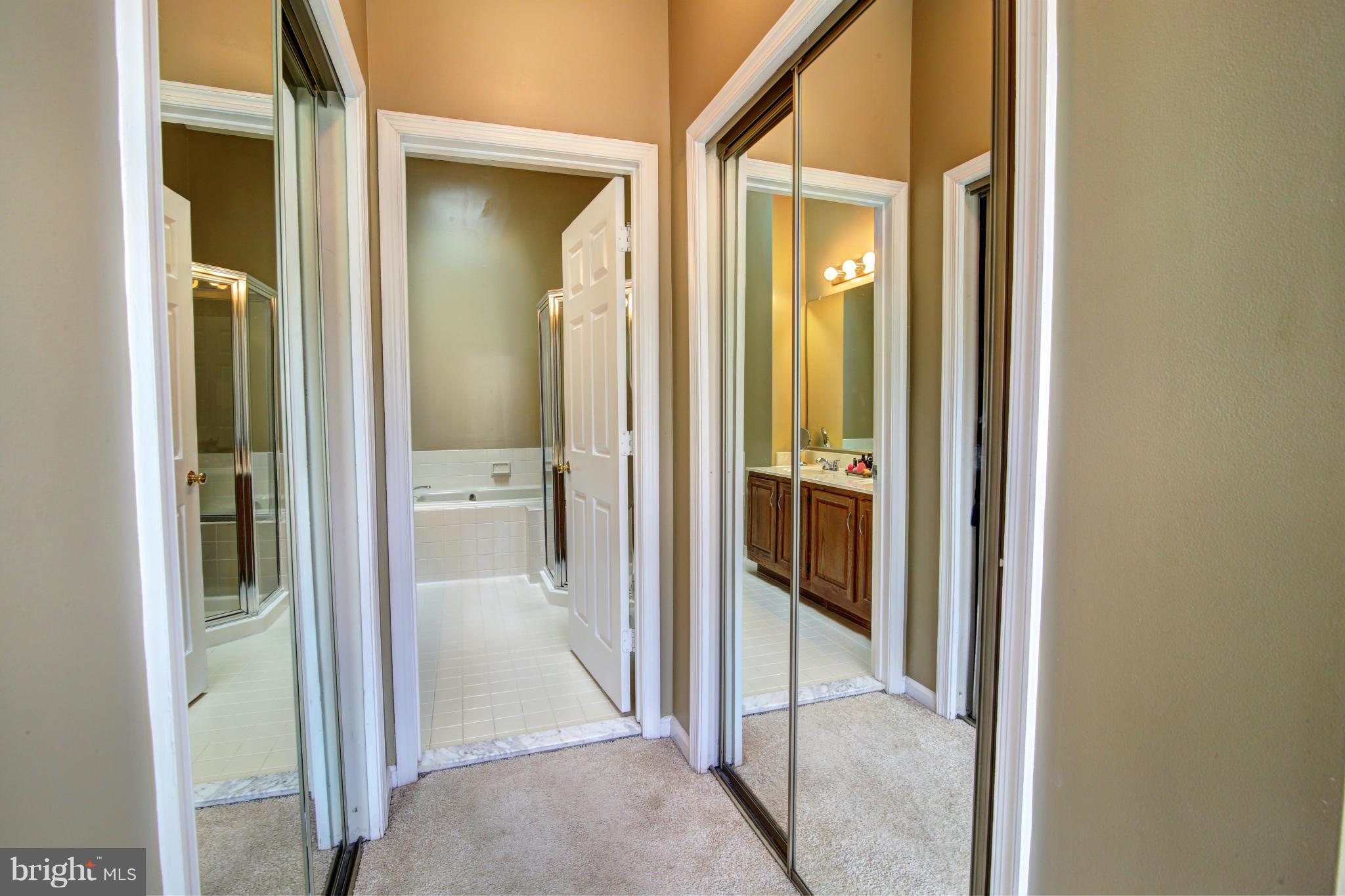 ASHBURN VILLAGE - Residential