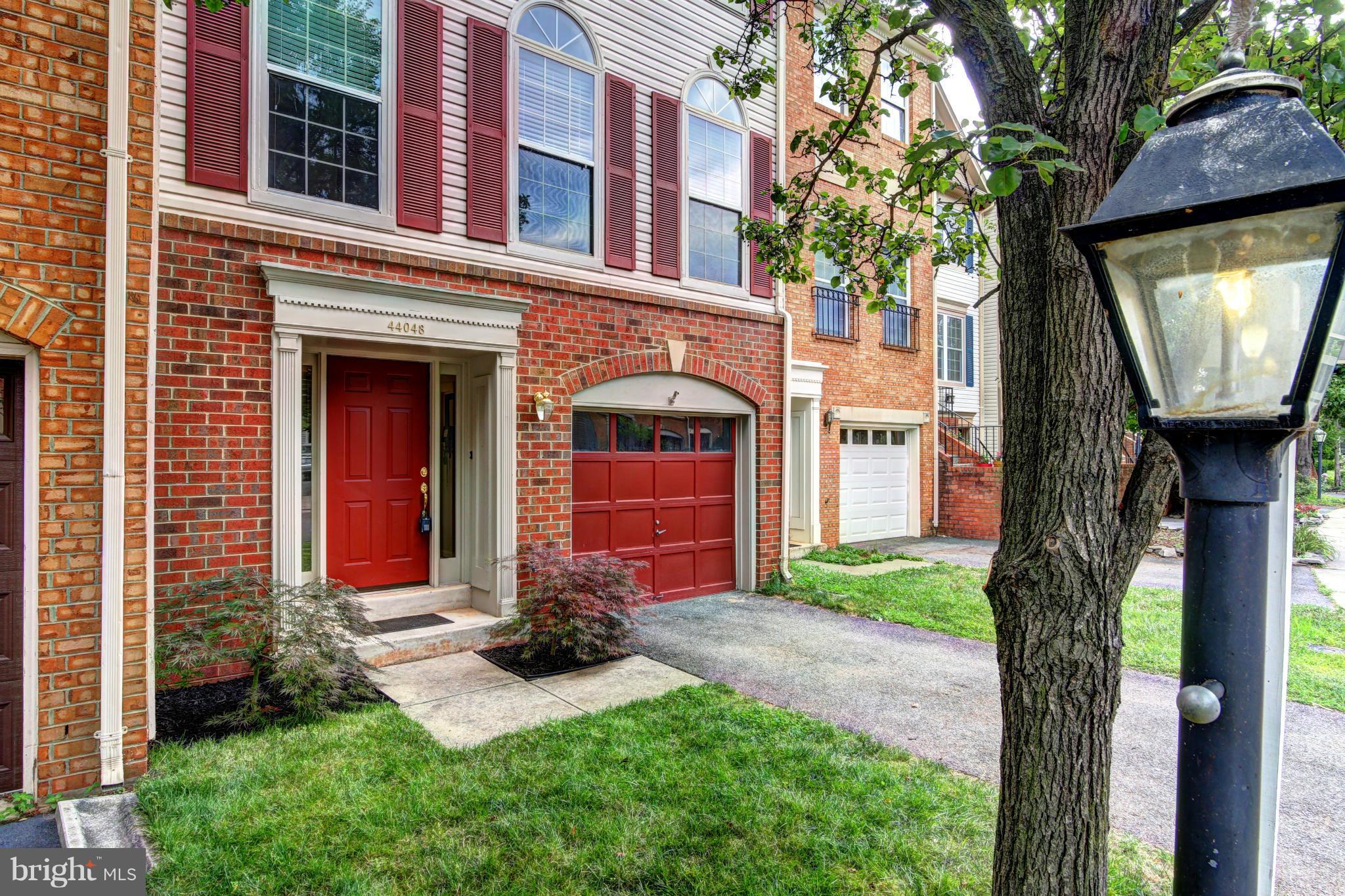 ASHBURN VILLAGE - Residential