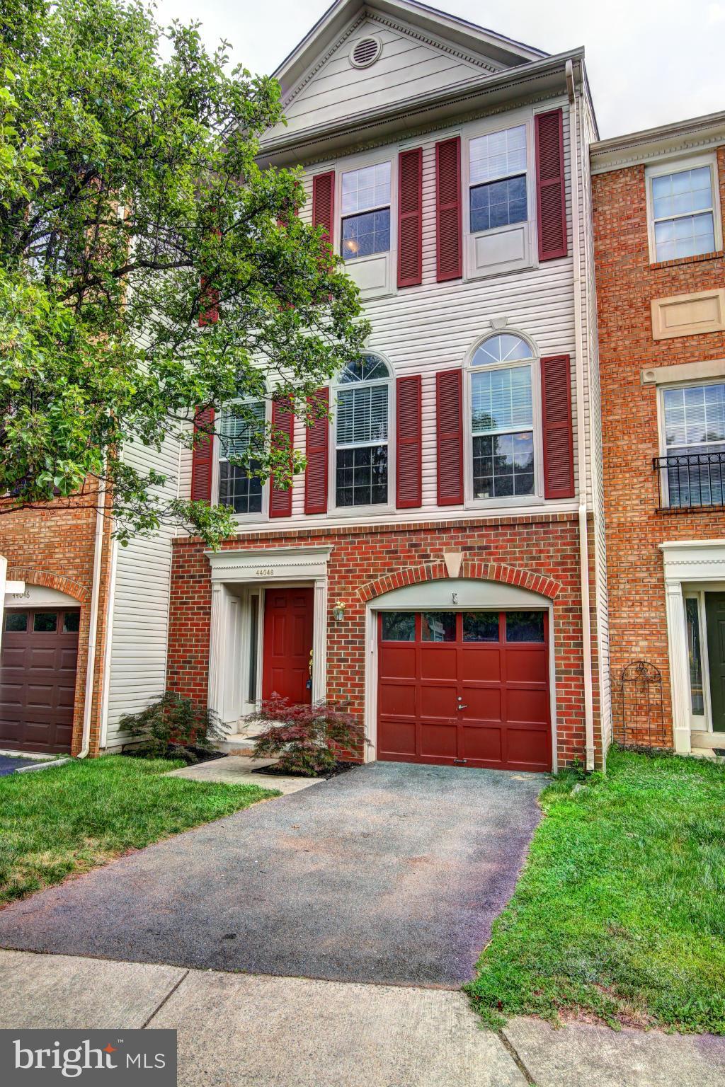 ASHBURN VILLAGE - Residential