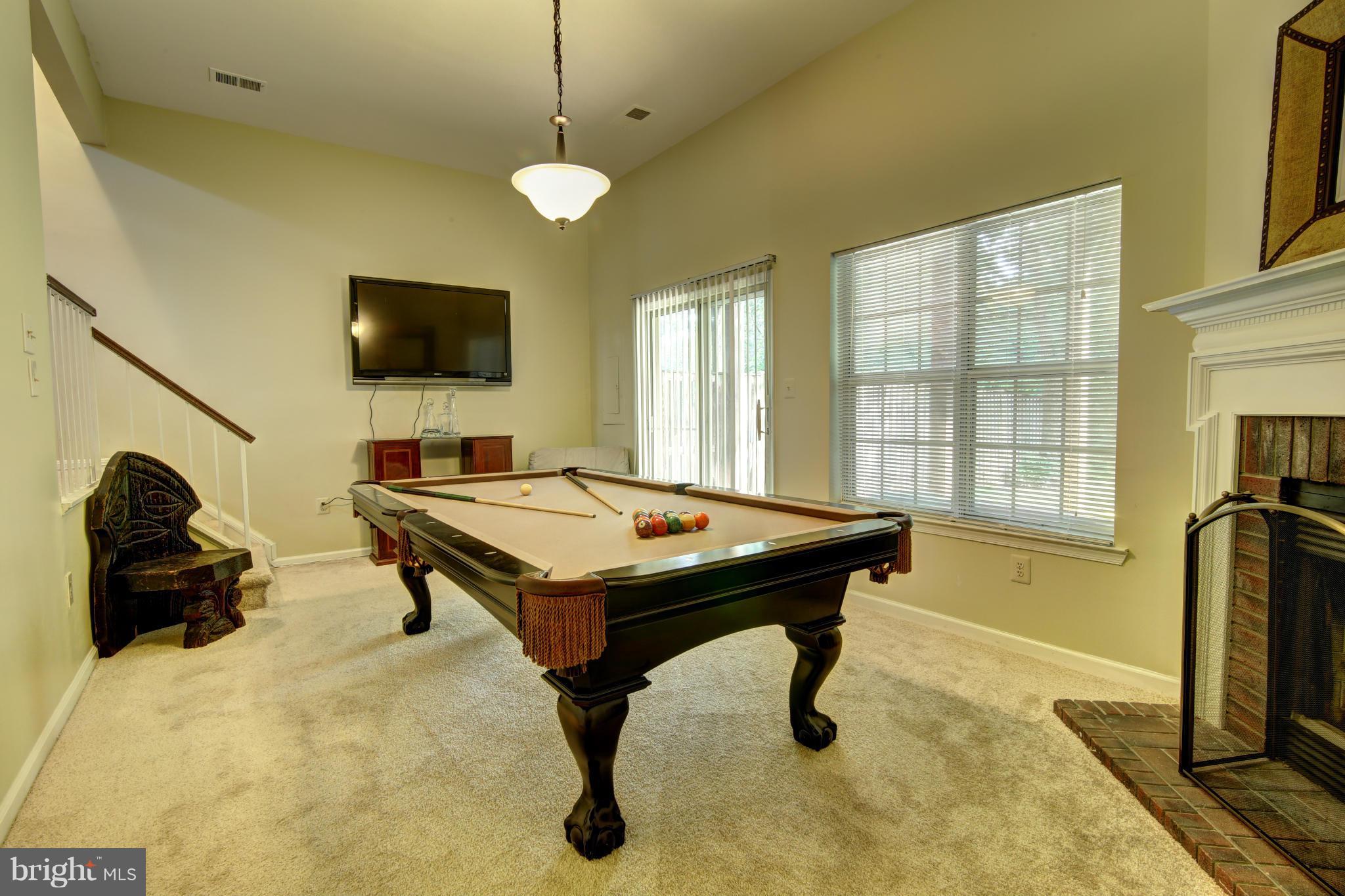 ASHBURN VILLAGE - Residential