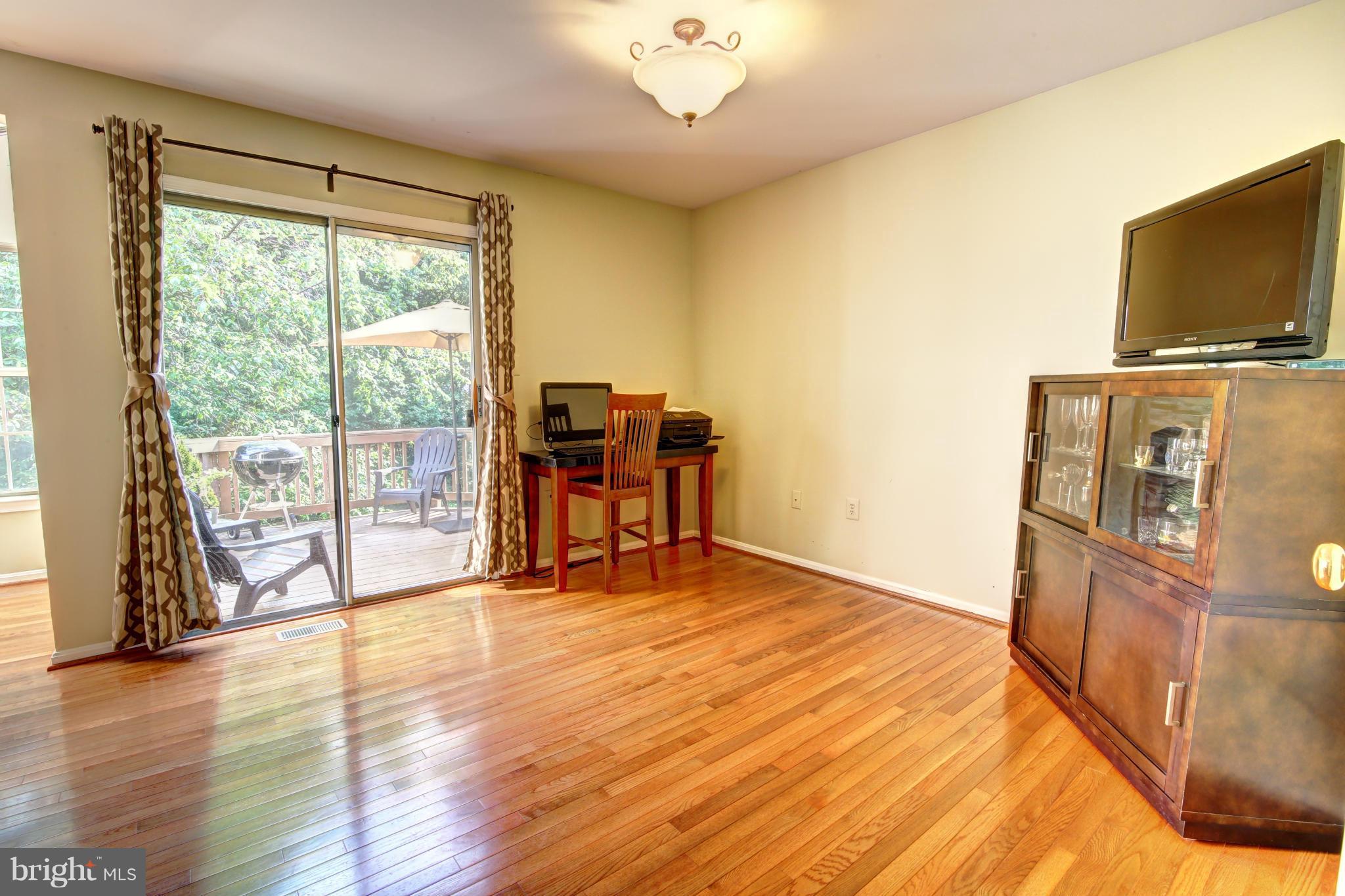 ASHBURN VILLAGE - Residential