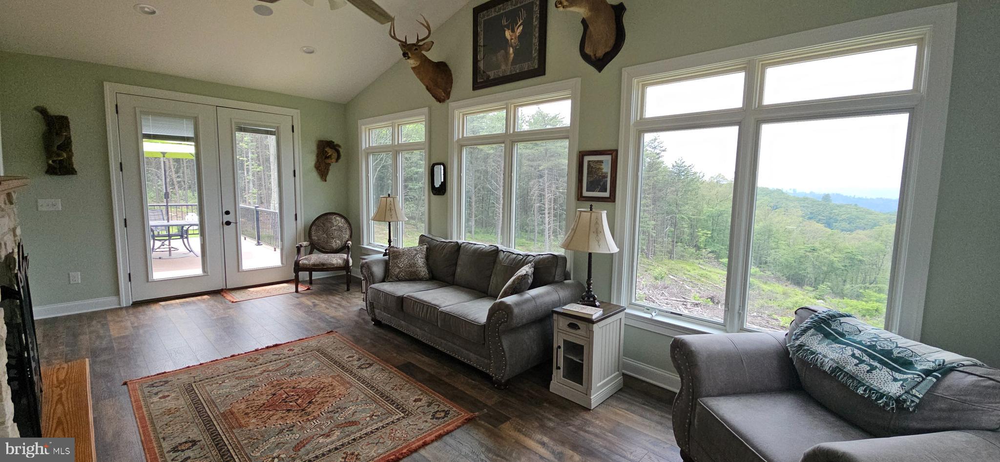 RIVER RIDGE - Residential