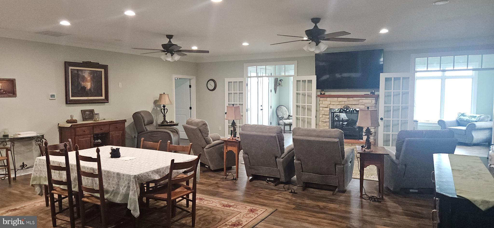 RIVER RIDGE - Residential