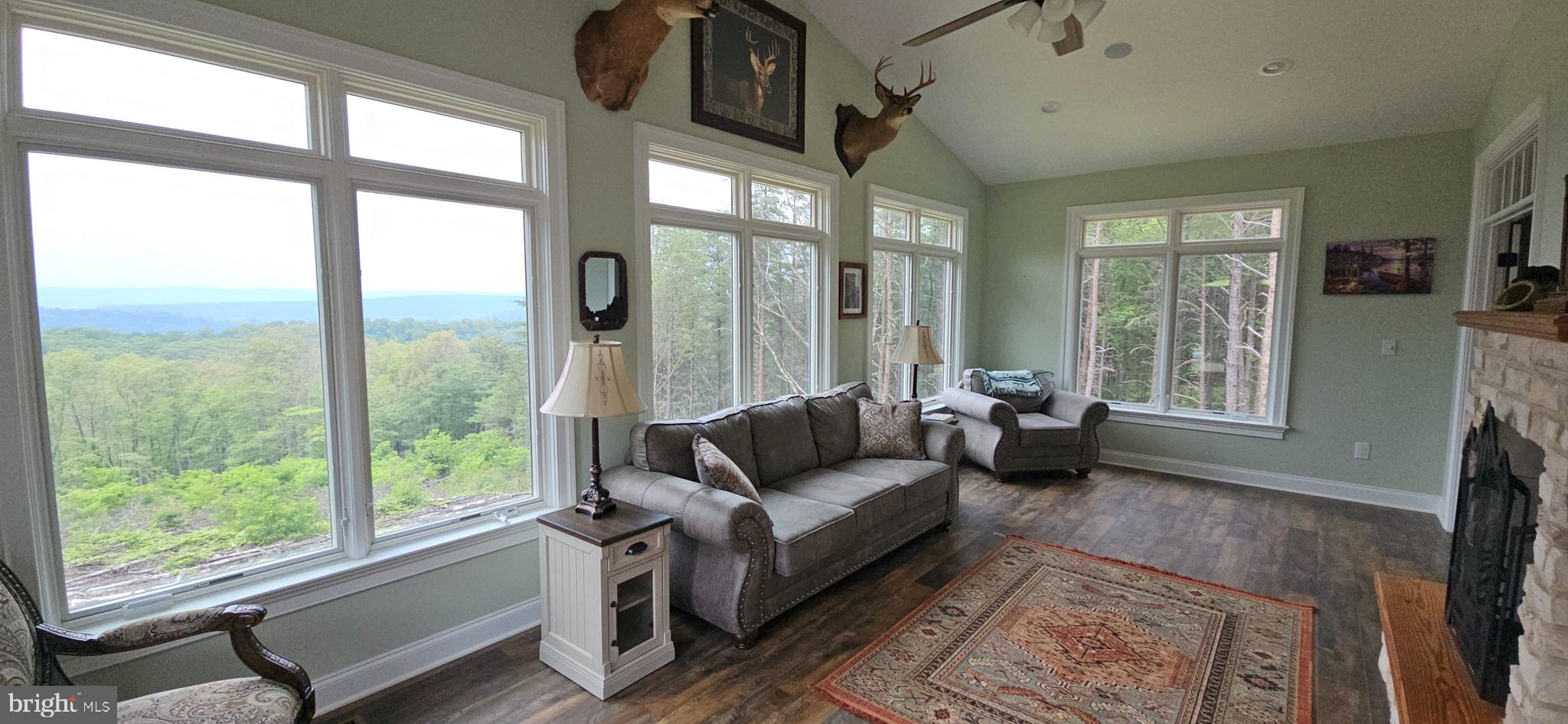 RIVER RIDGE - Residential