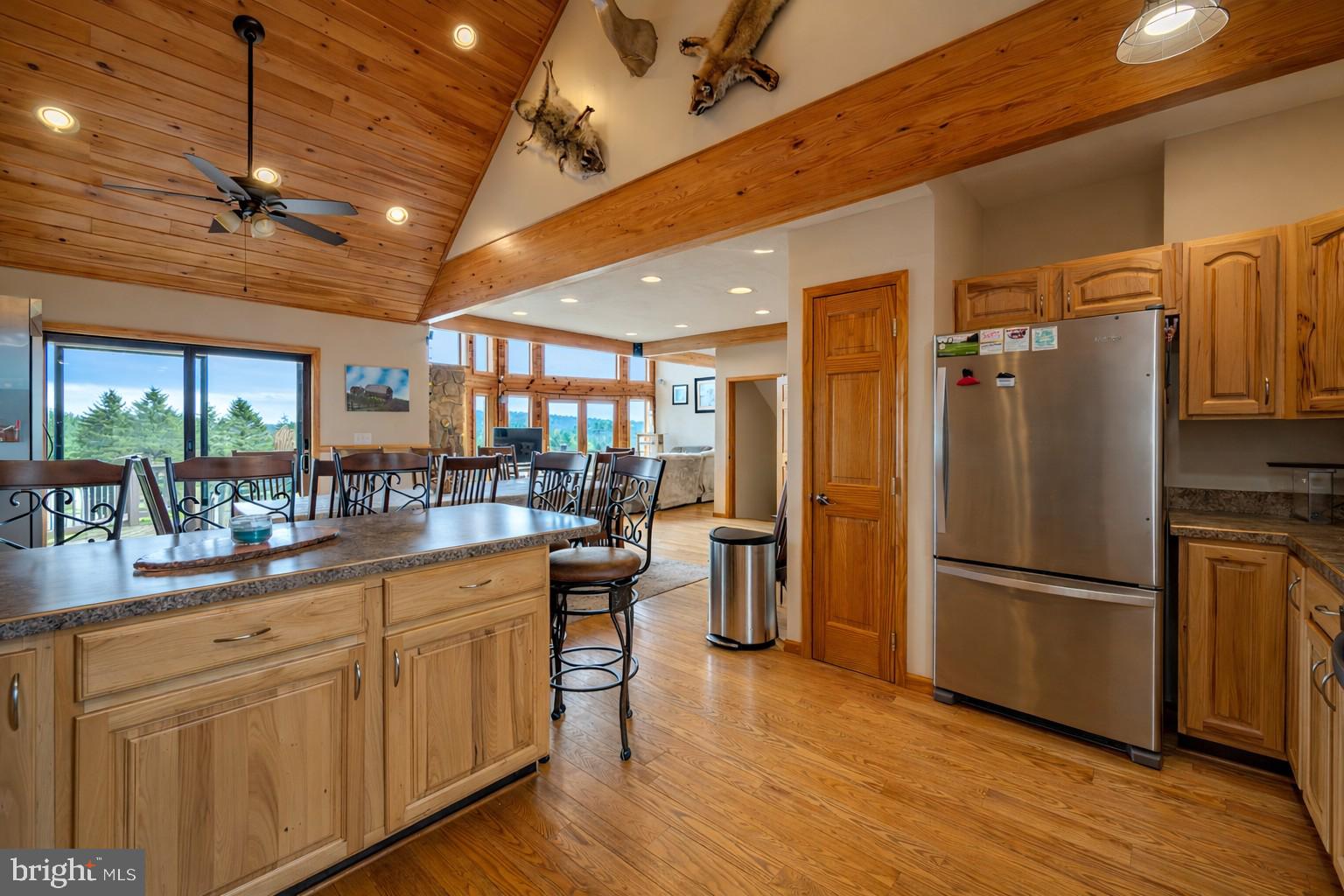 PARADISE POINT - Residential