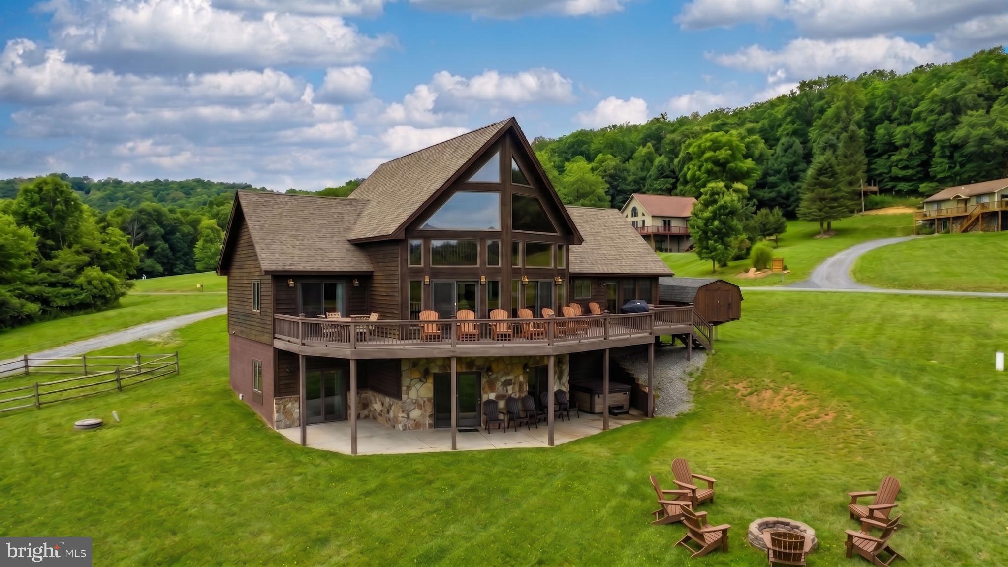 PARADISE POINT - Residential