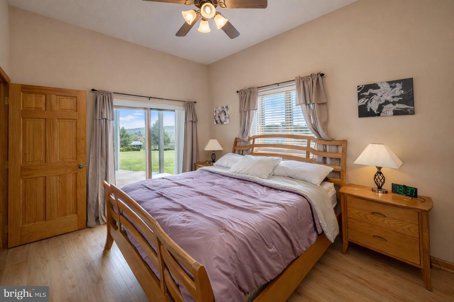 PARADISE POINT - Residential