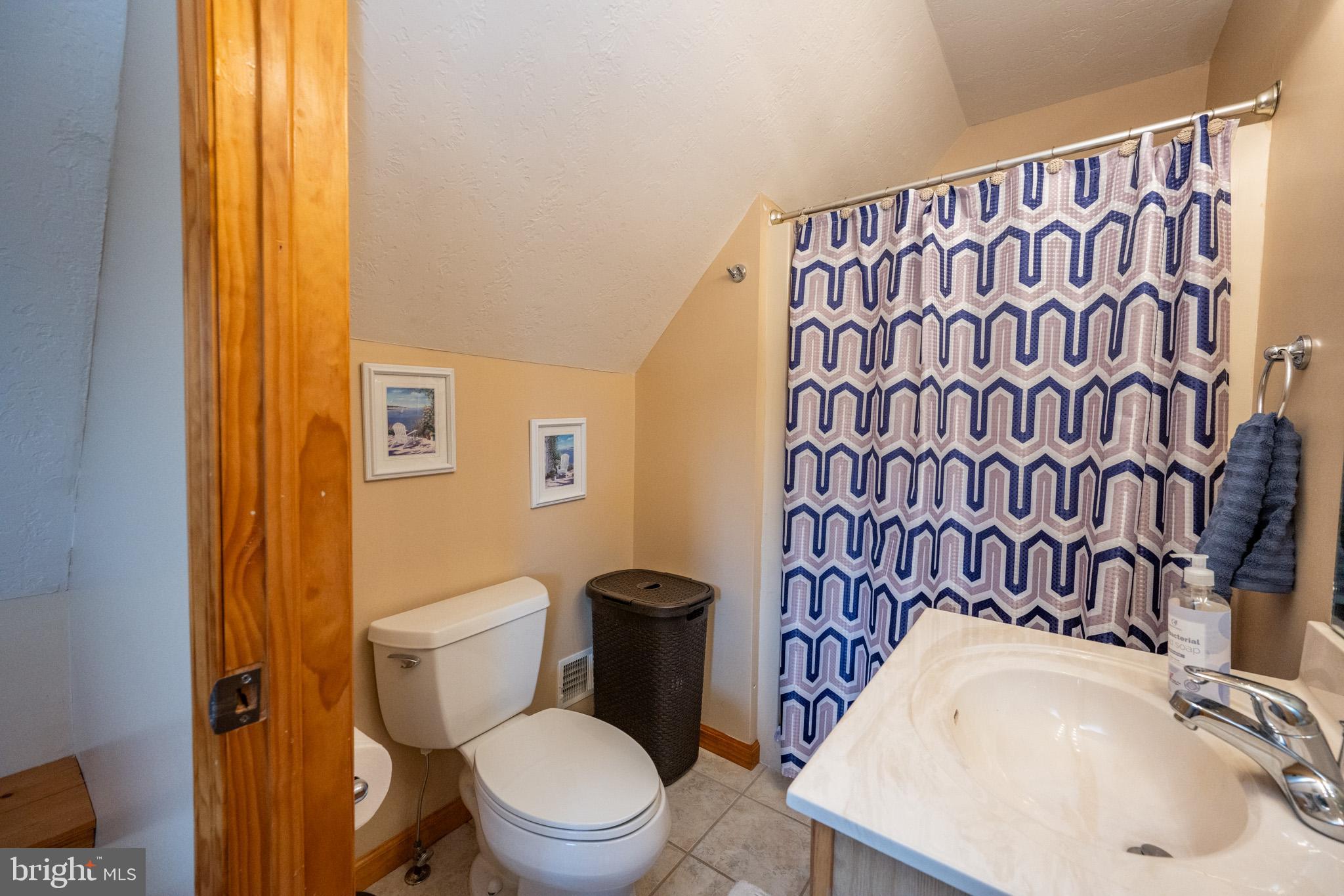 PARADISE POINT - Residential