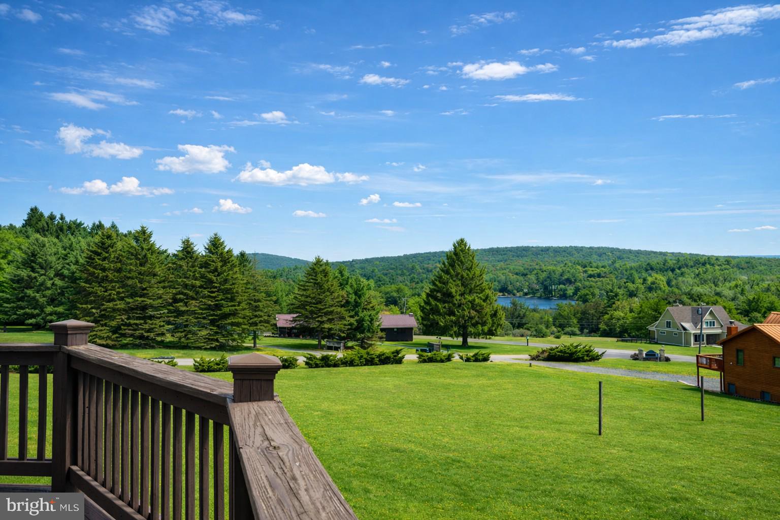 PARADISE POINT - Residential