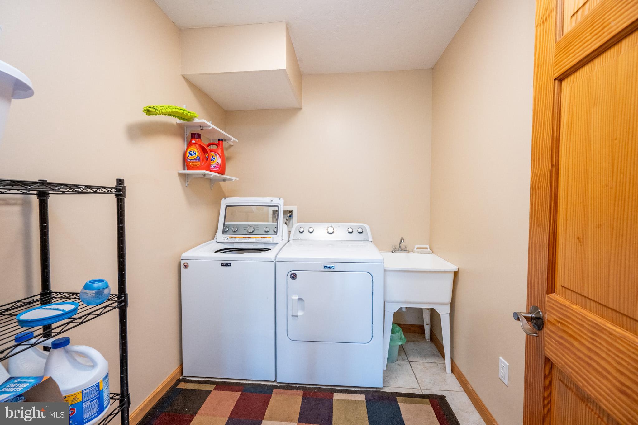 PARADISE POINT - Residential