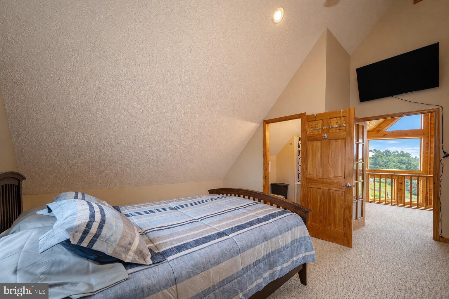 PARADISE POINT - Residential