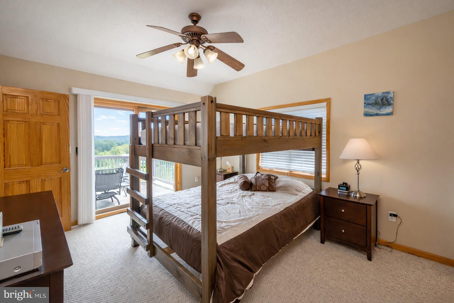 PARADISE POINT - Residential