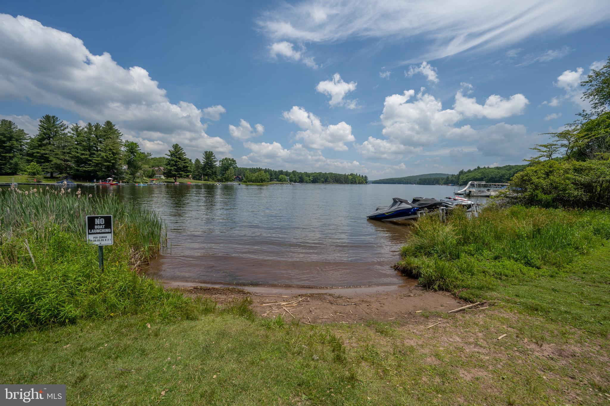 PARADISE POINT - Residential