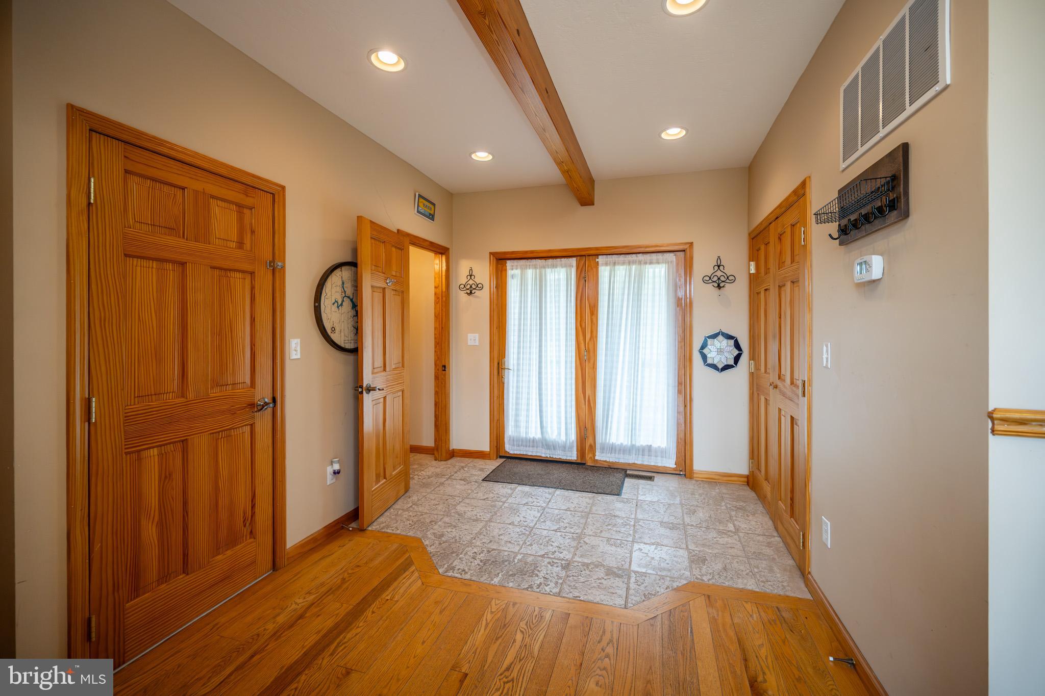 PARADISE POINT - Residential