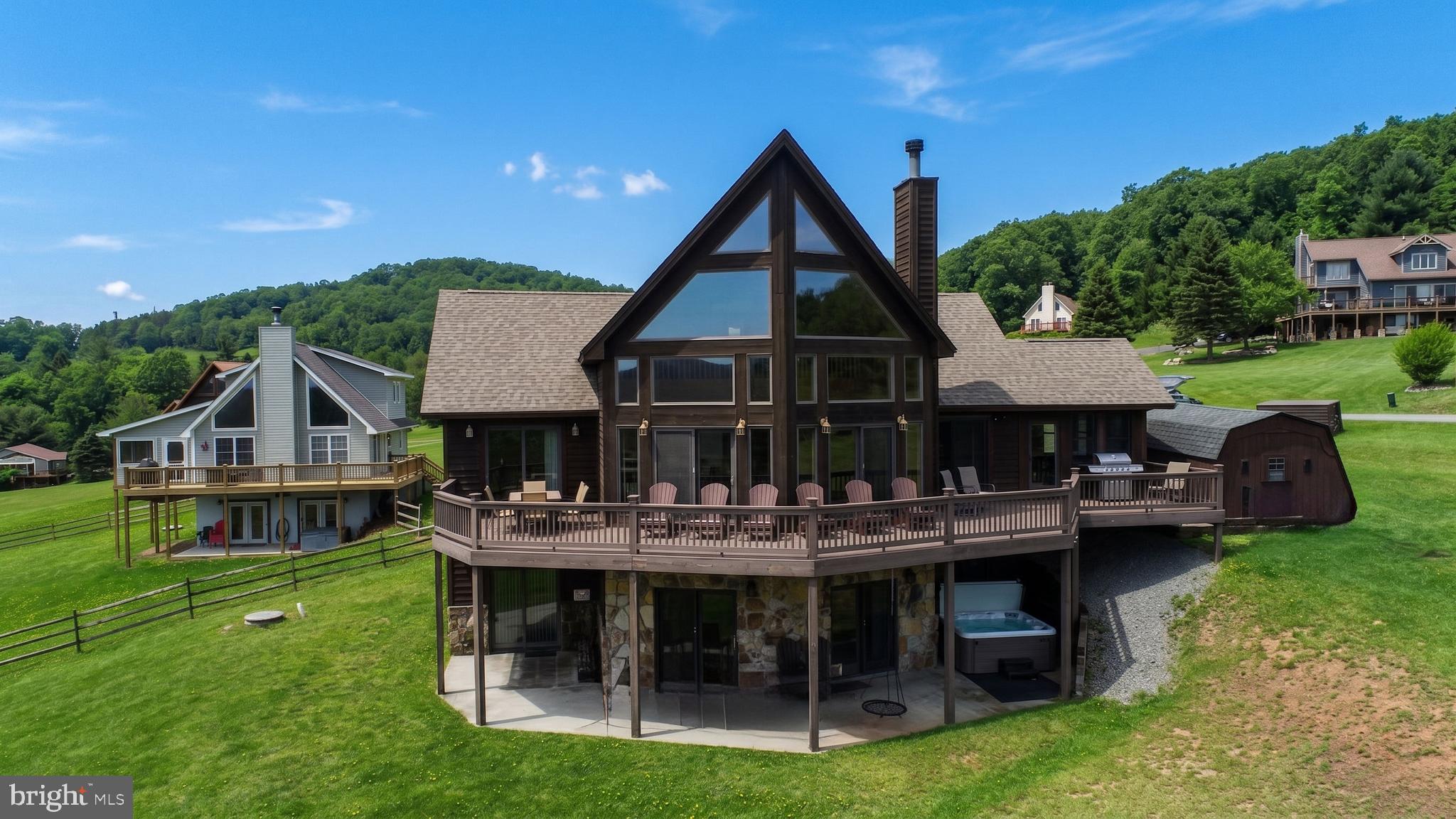 PARADISE POINT - Residential