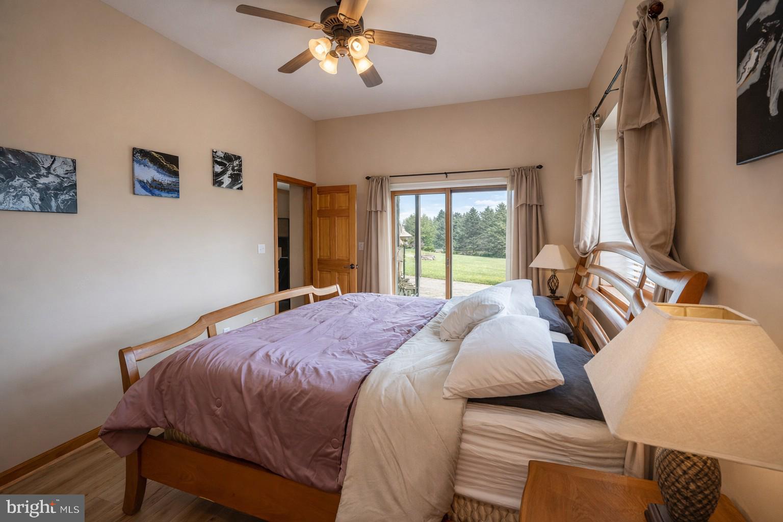 PARADISE POINT - Residential