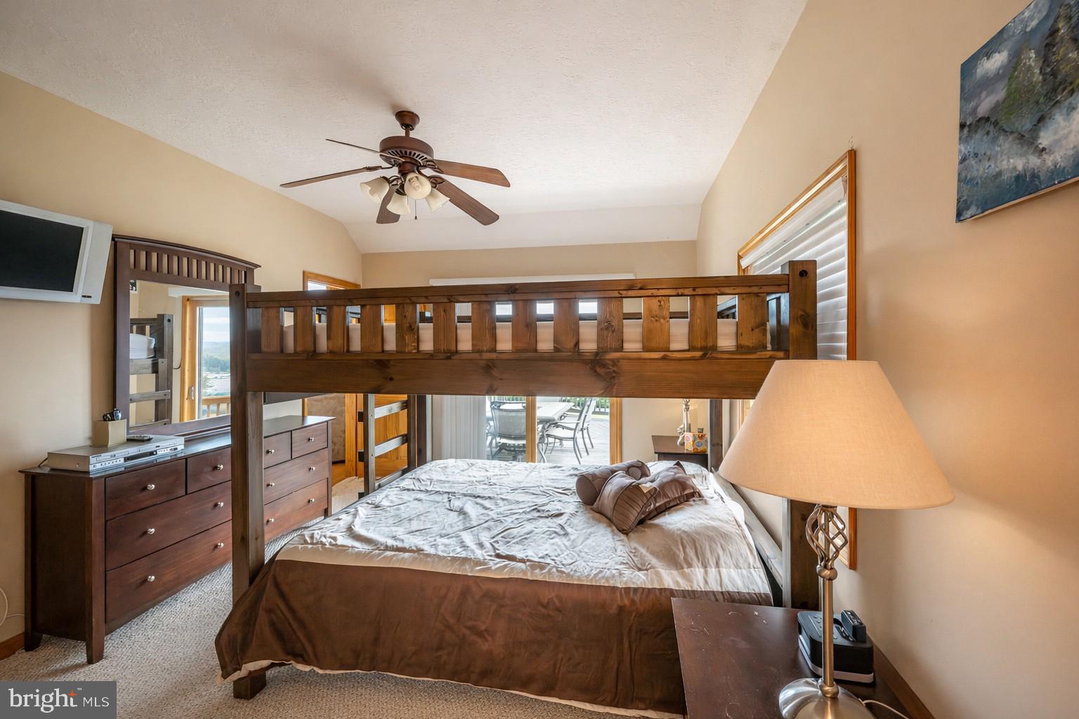 PARADISE POINT - Residential