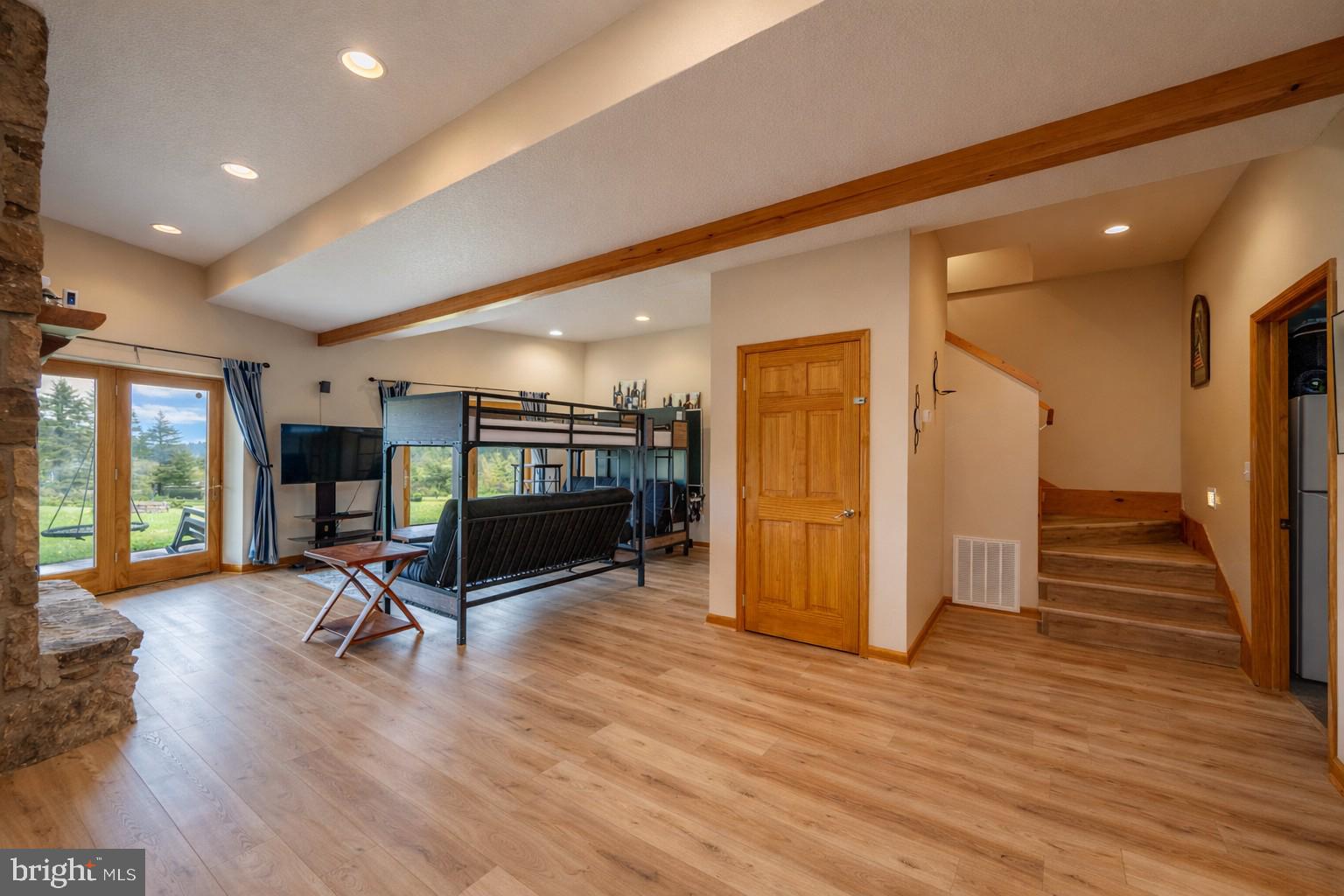 PARADISE POINT - Residential