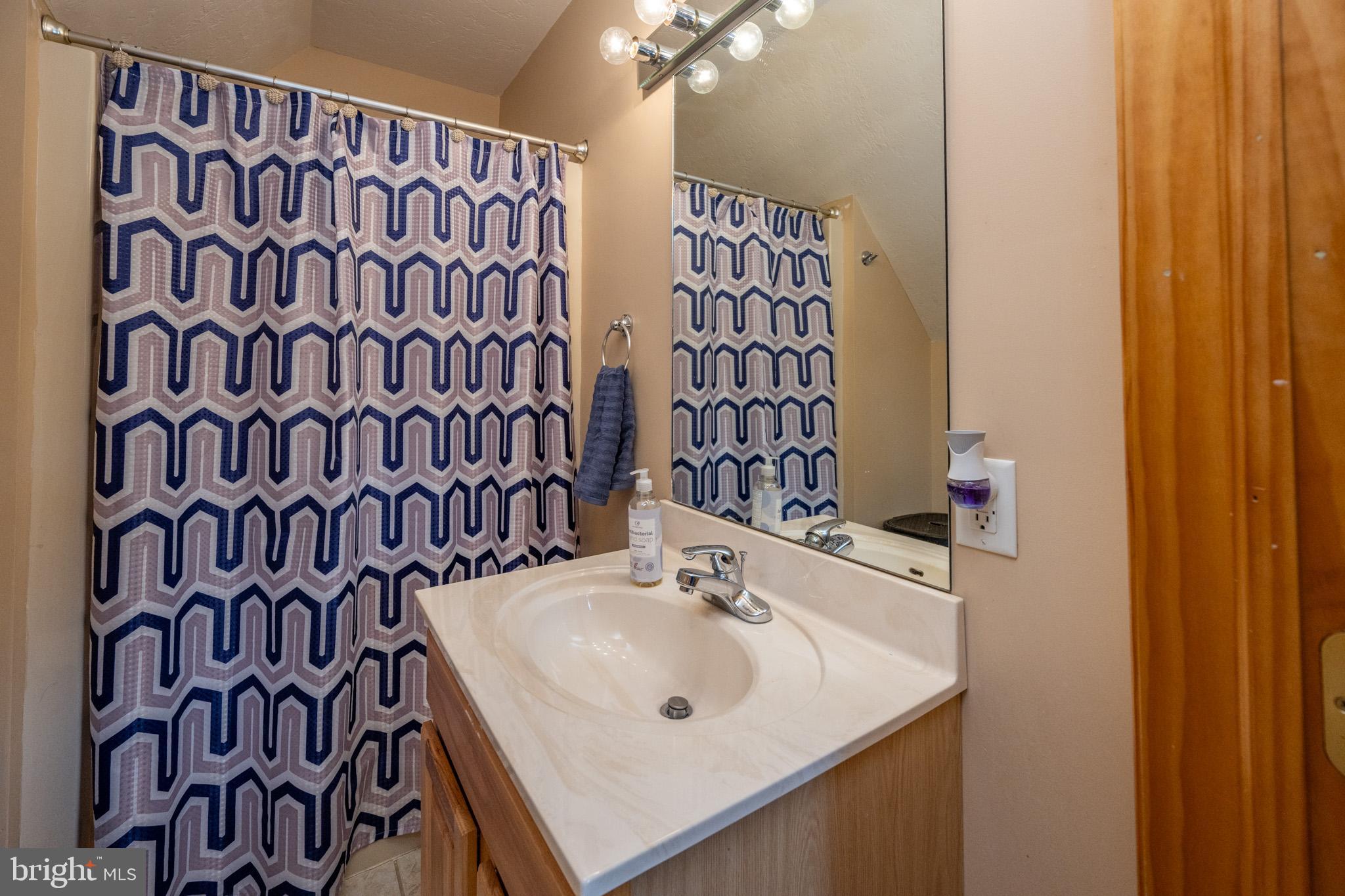 PARADISE POINT - Residential