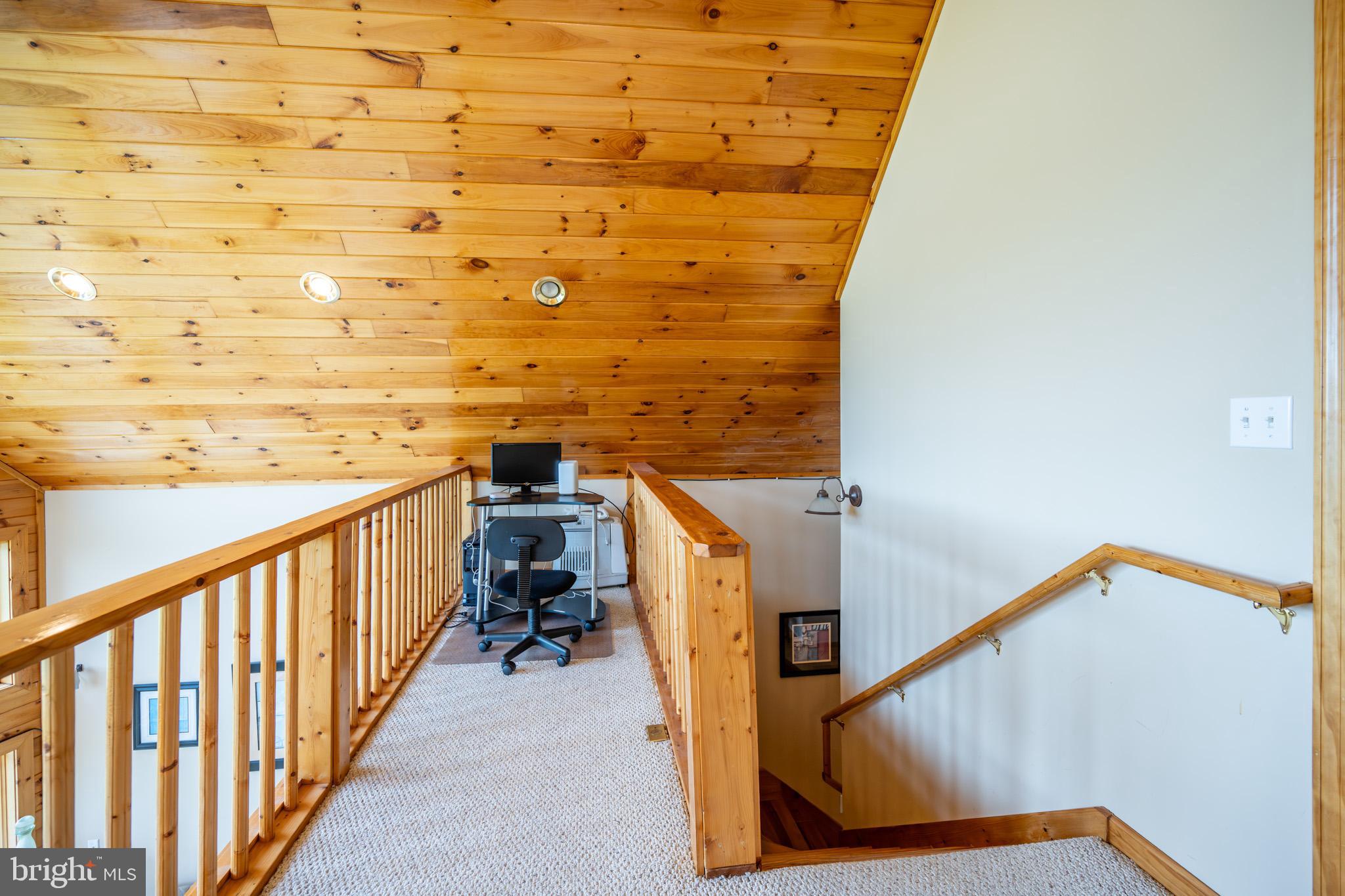 PARADISE POINT - Residential