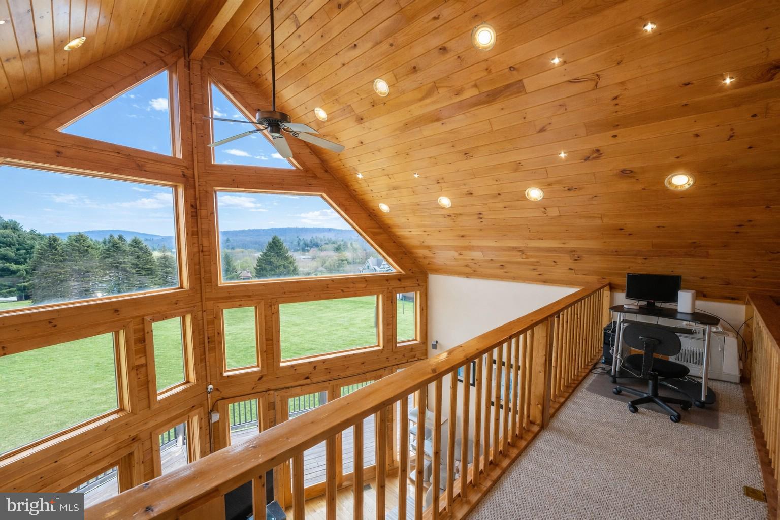 PARADISE POINT - Residential