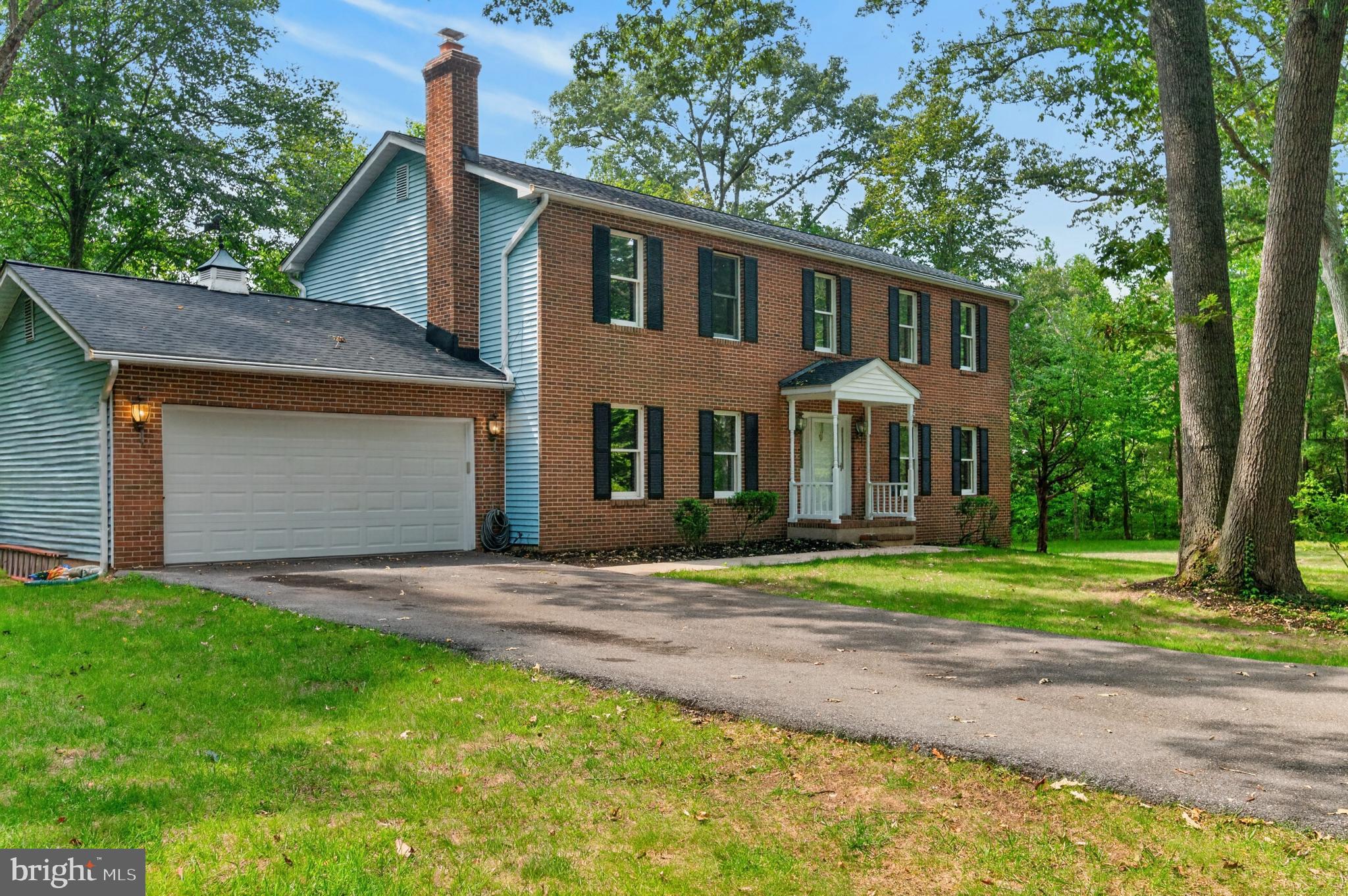 881 CHINQUAPIN CREST DRIVE