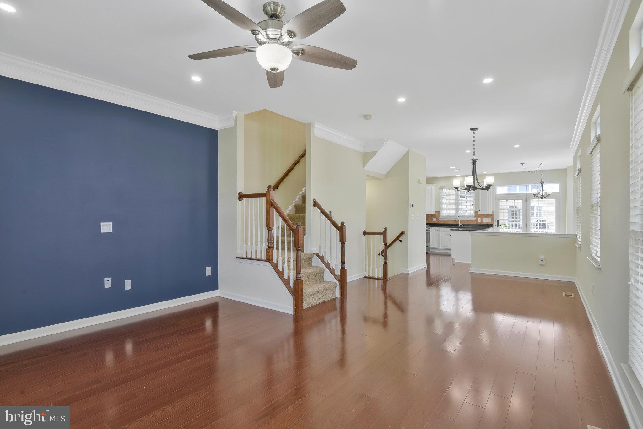 SOUTH RIDING - Residential