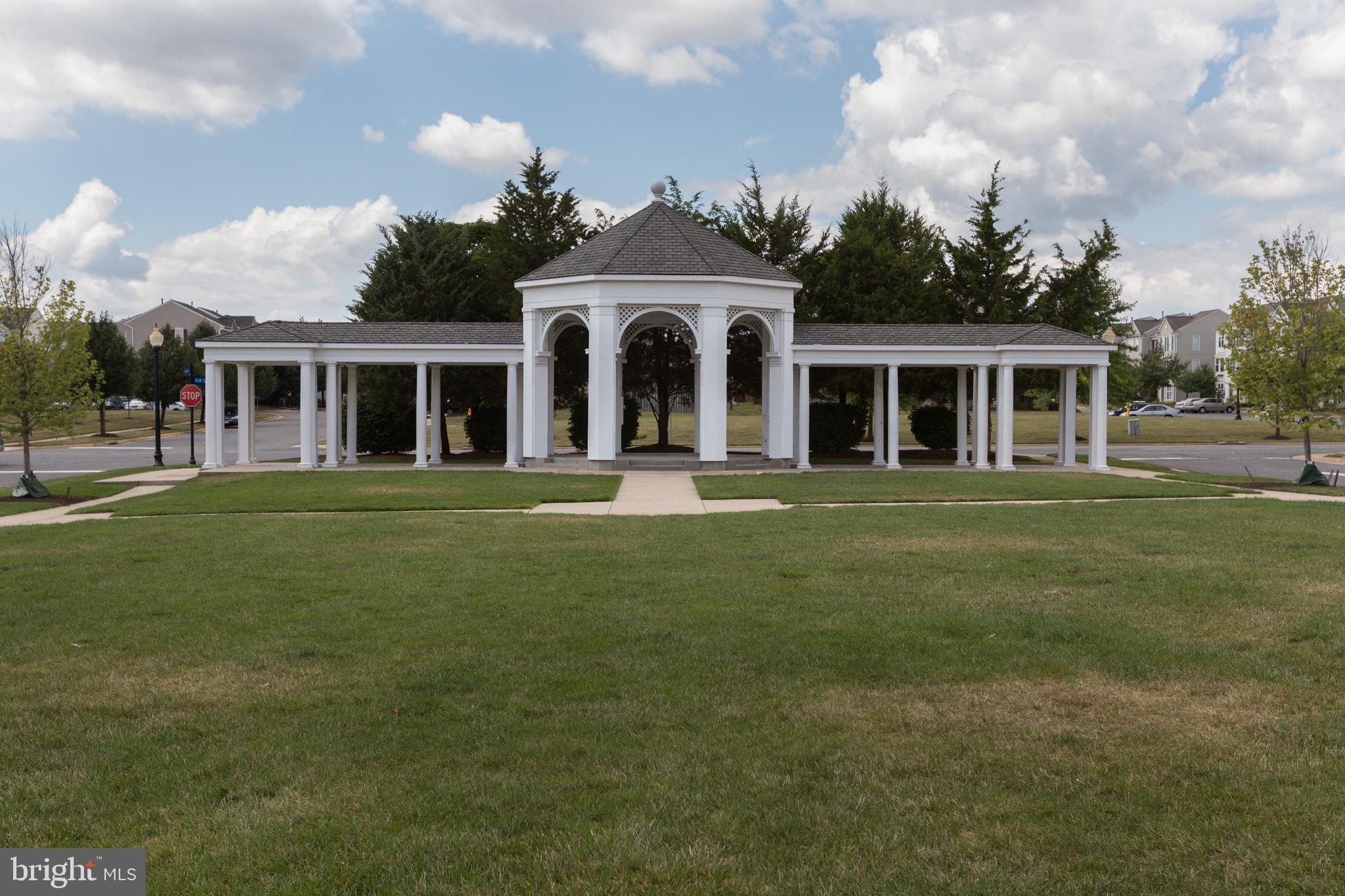 SOUTH RIDING - Residential