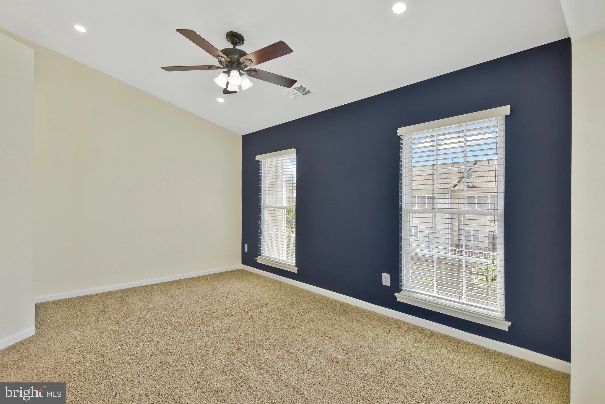 SOUTH RIDING - Residential