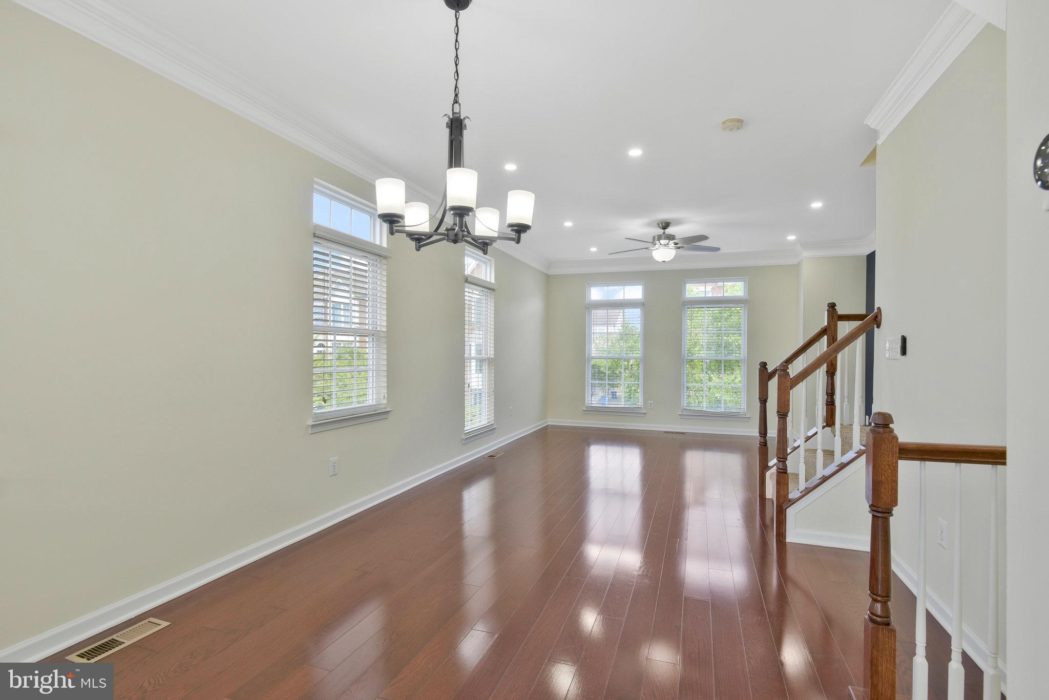 SOUTH RIDING - Residential