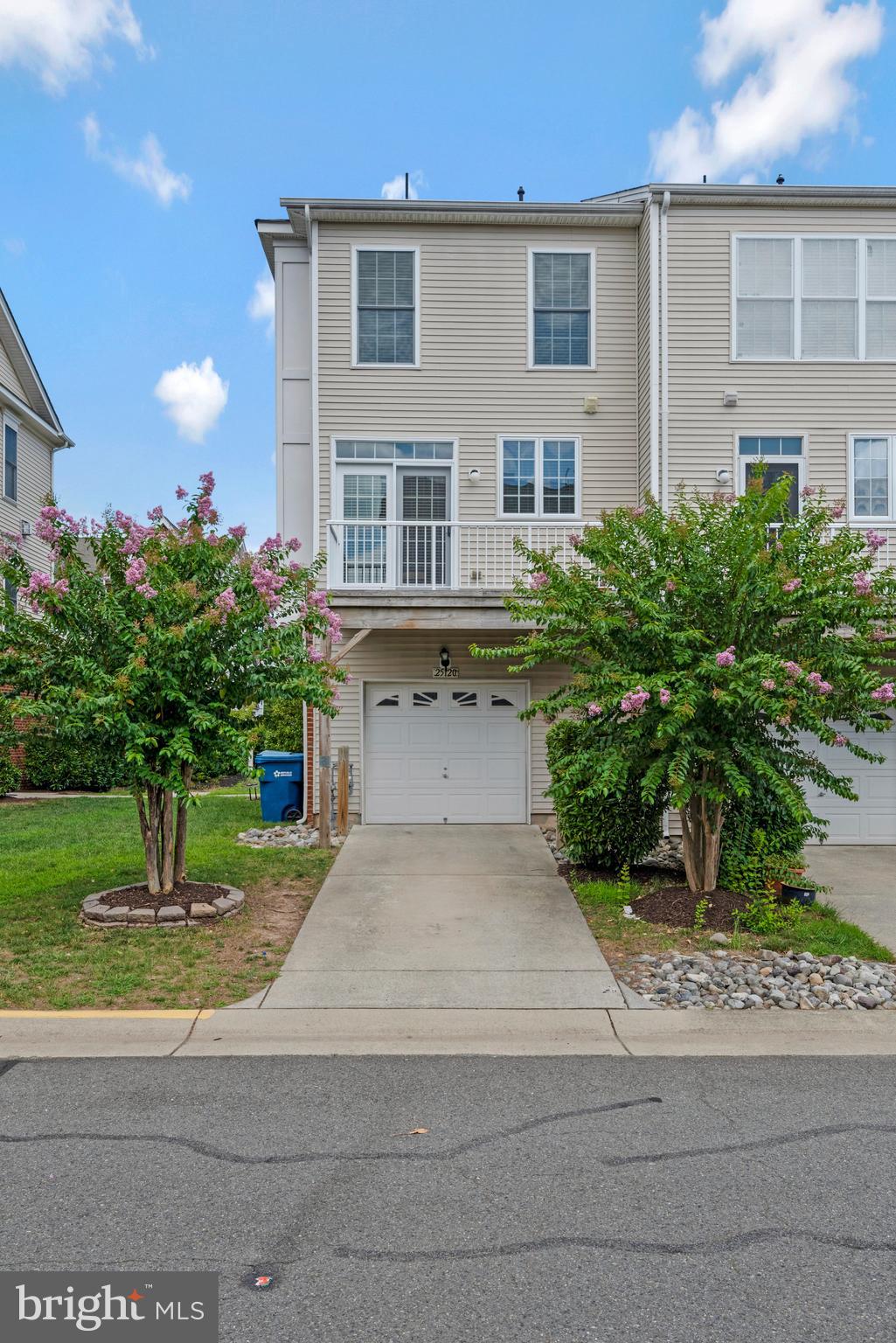 SOUTH RIDING - Residential