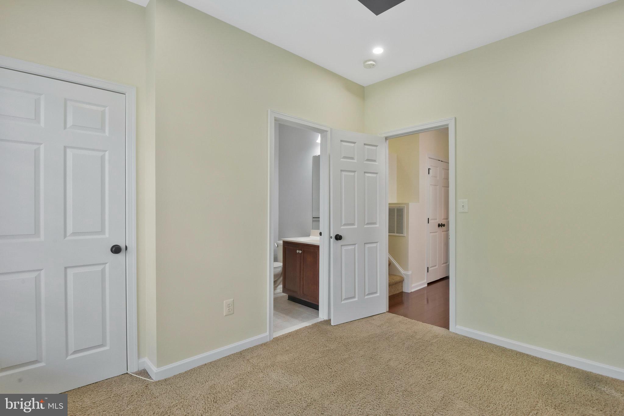 SOUTH RIDING - Residential