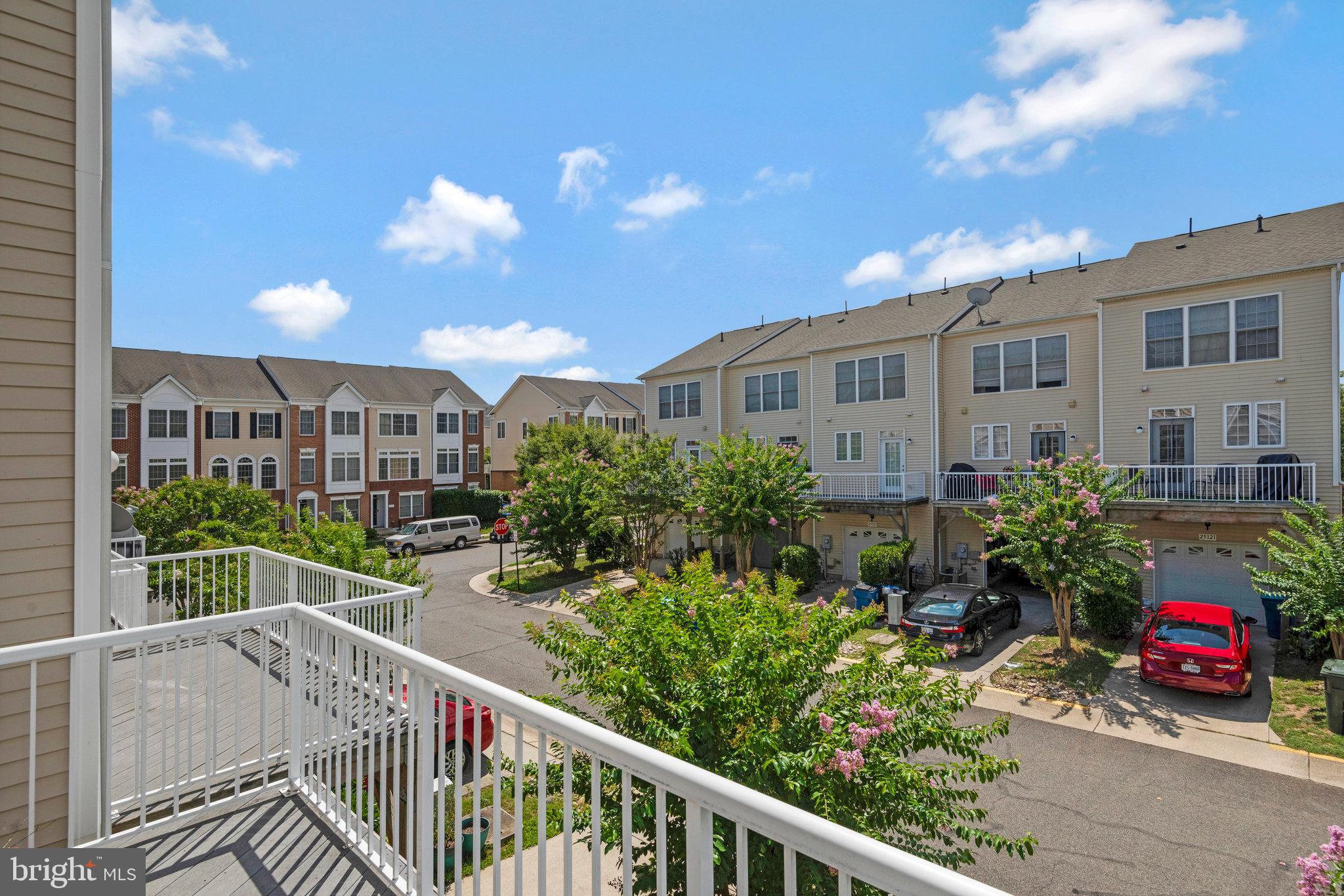 SOUTH RIDING - Residential