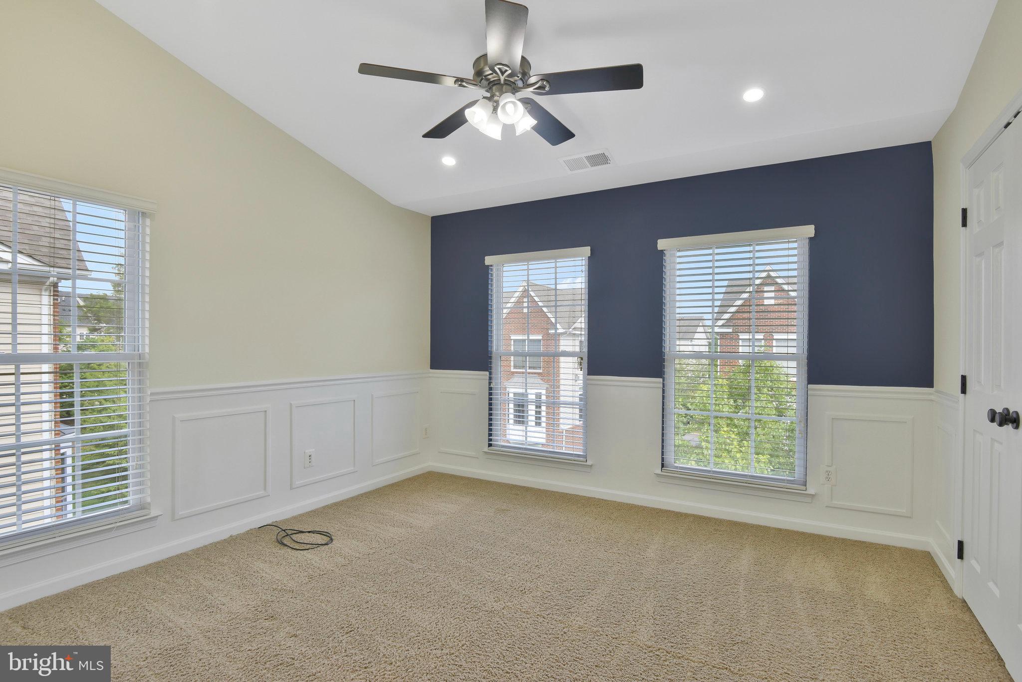 SOUTH RIDING - Residential