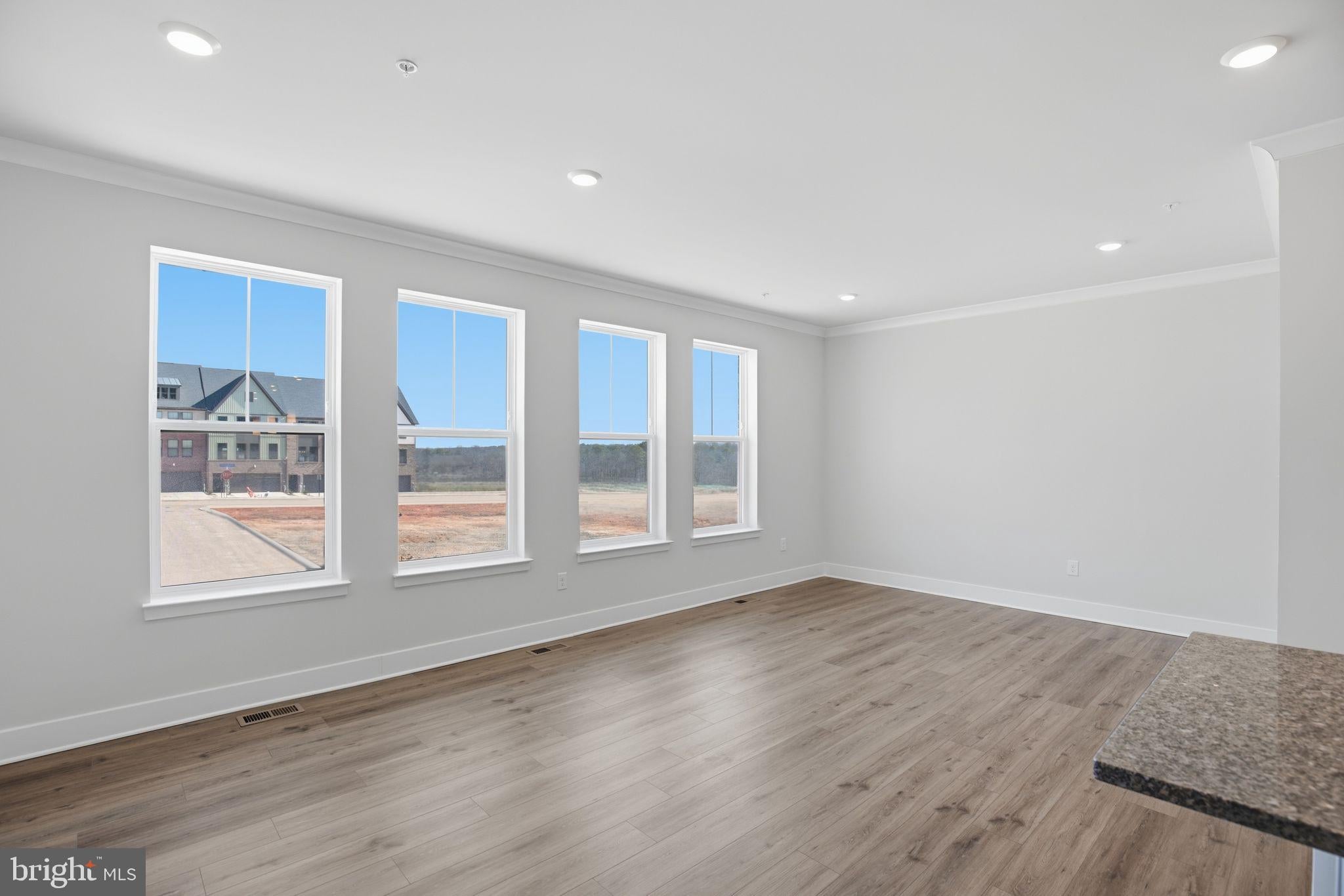 1236 CRESTED WOOD DRIVE