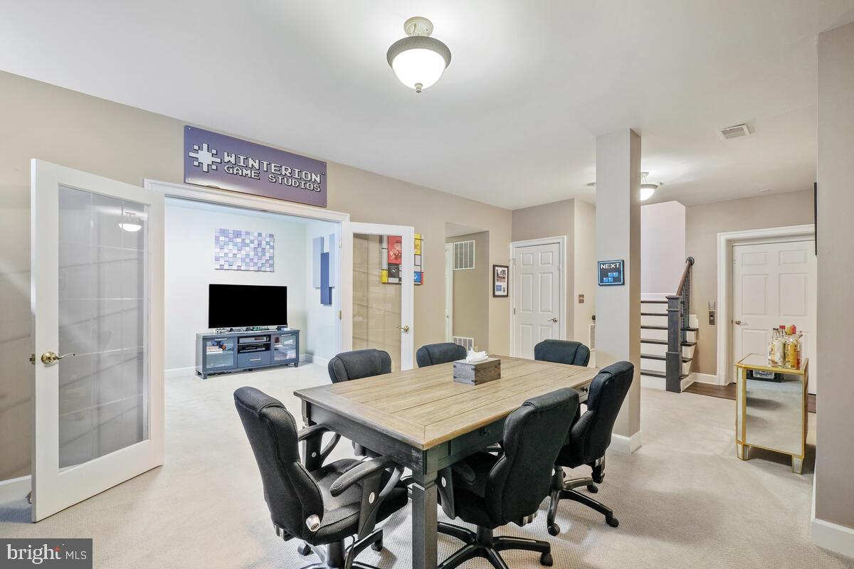 KENTLANDS - Residential